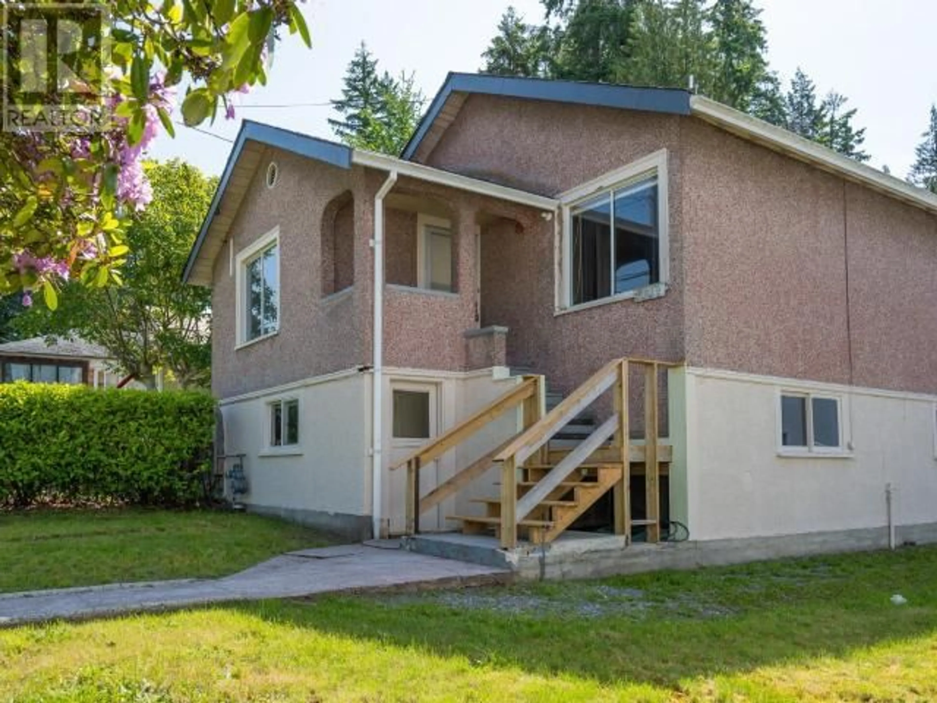 Home with vinyl exterior material, street for 6812 CRANBERRY STREET, Powell River British Columbia V8A3Z5