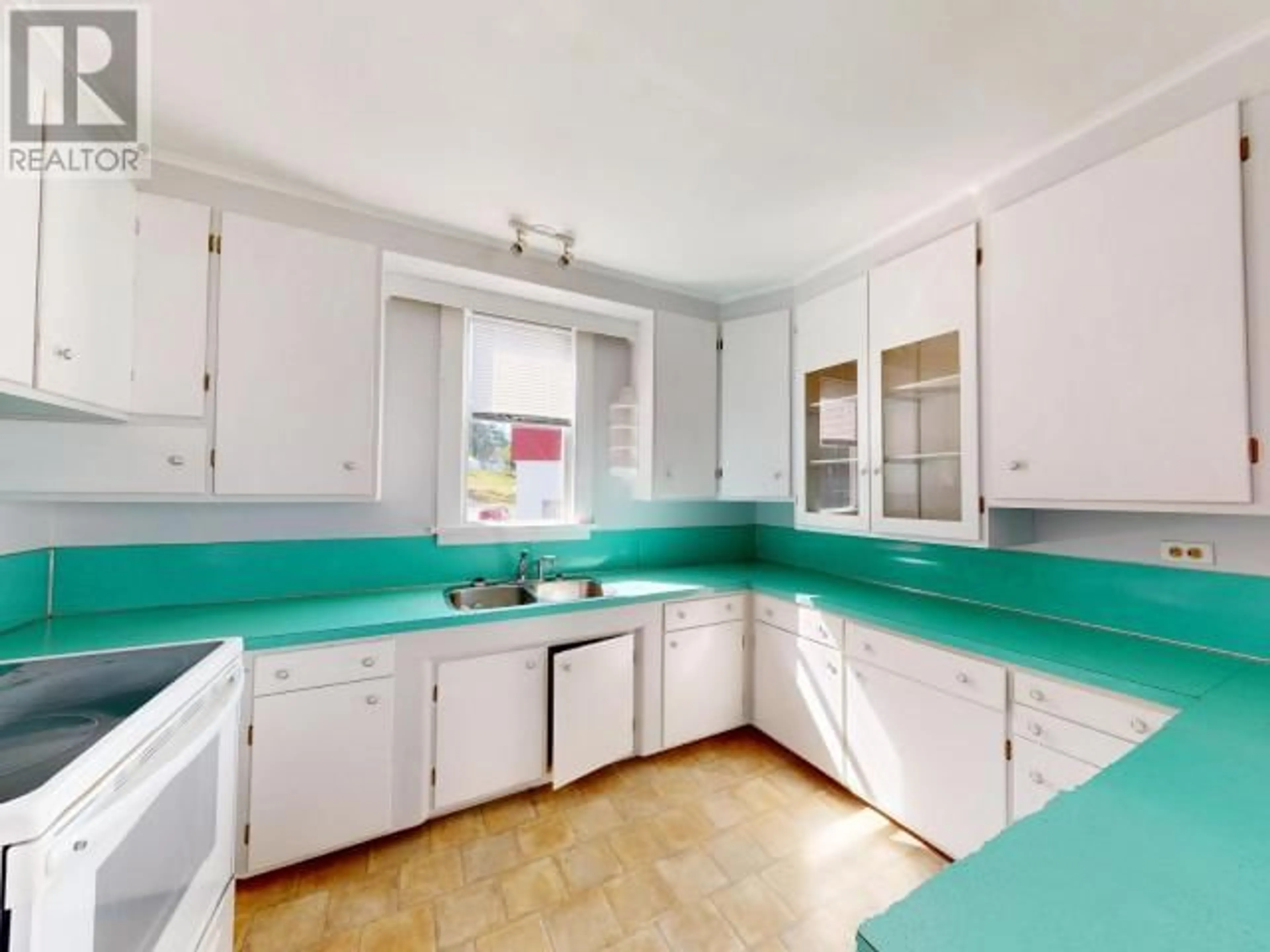 Standard kitchen, unknown for 6812 CRANBERRY STREET, Powell River British Columbia V8A3Z5