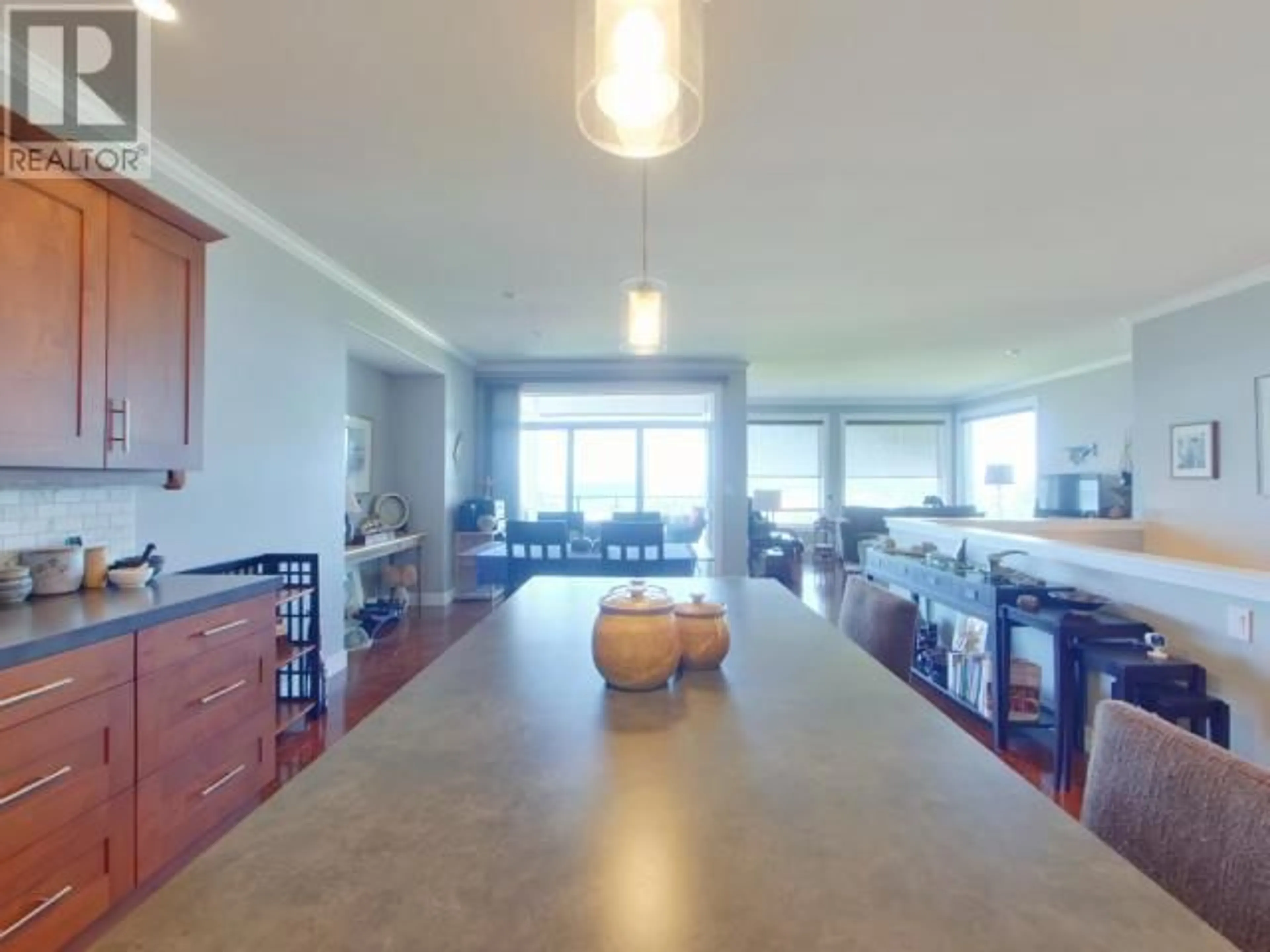 Open concept kitchen, unknown for 4369 ONTARIO AVE, Powell River British Columbia V8A5B6