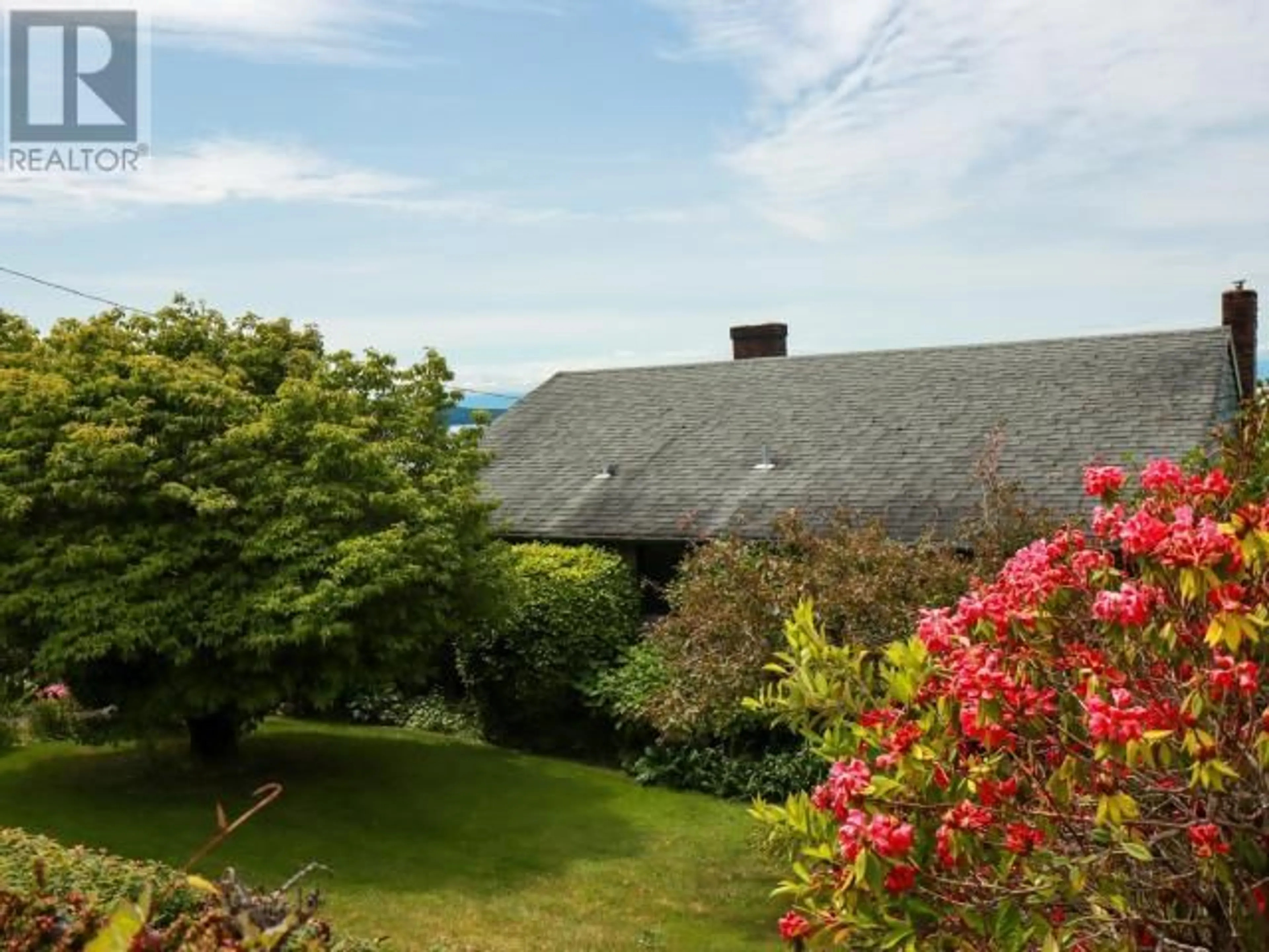 A pic from outside/outdoor area/front of a property/back of a property/a pic from drone, water/lake/river/ocean view for 4467 OMINECA AVE, Powell River British Columbia V8A2P8