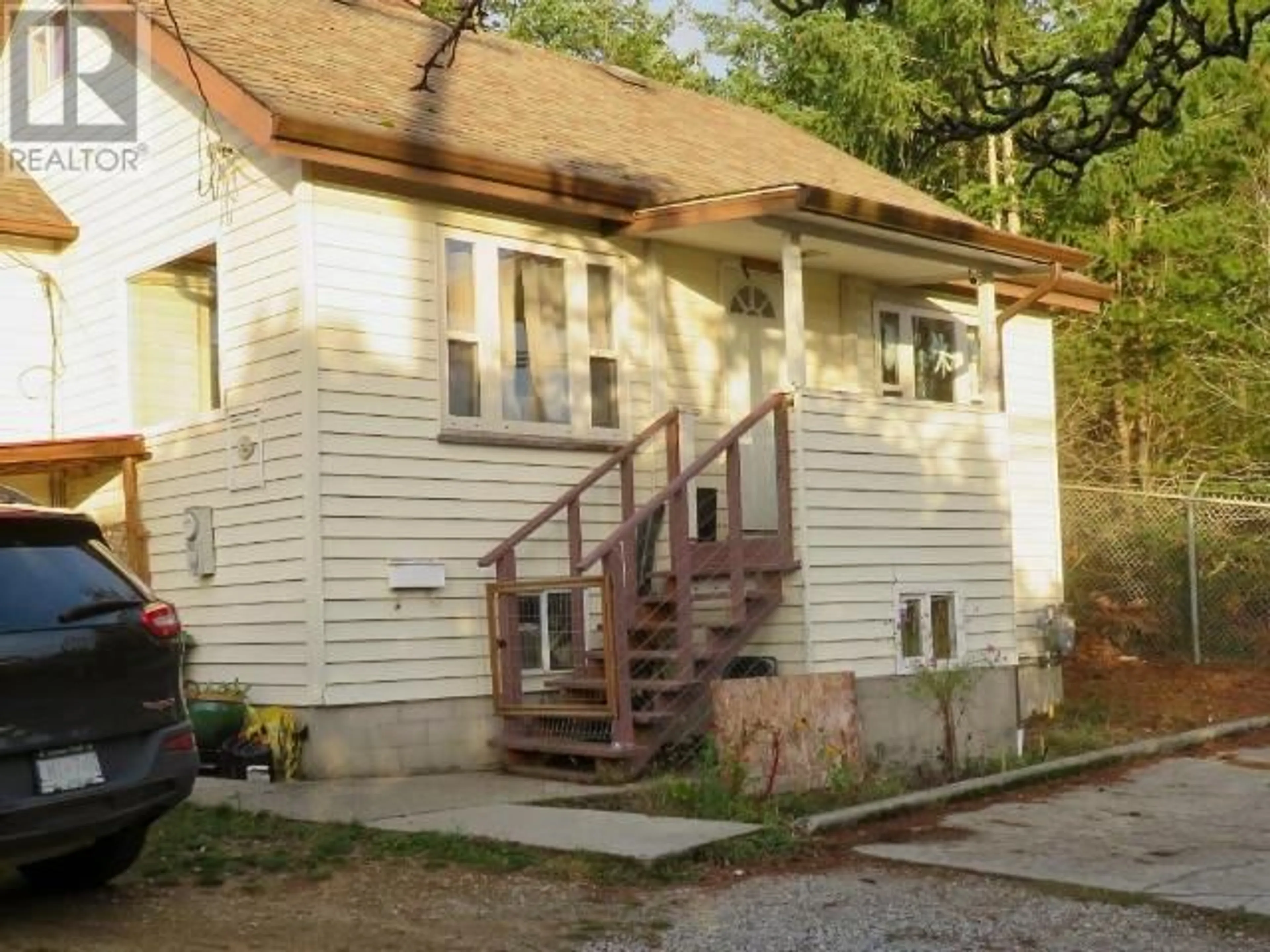 Home with vinyl exterior material, unknown for 7153 ALBERNI STREET, Powell River British Columbia V8A2C7