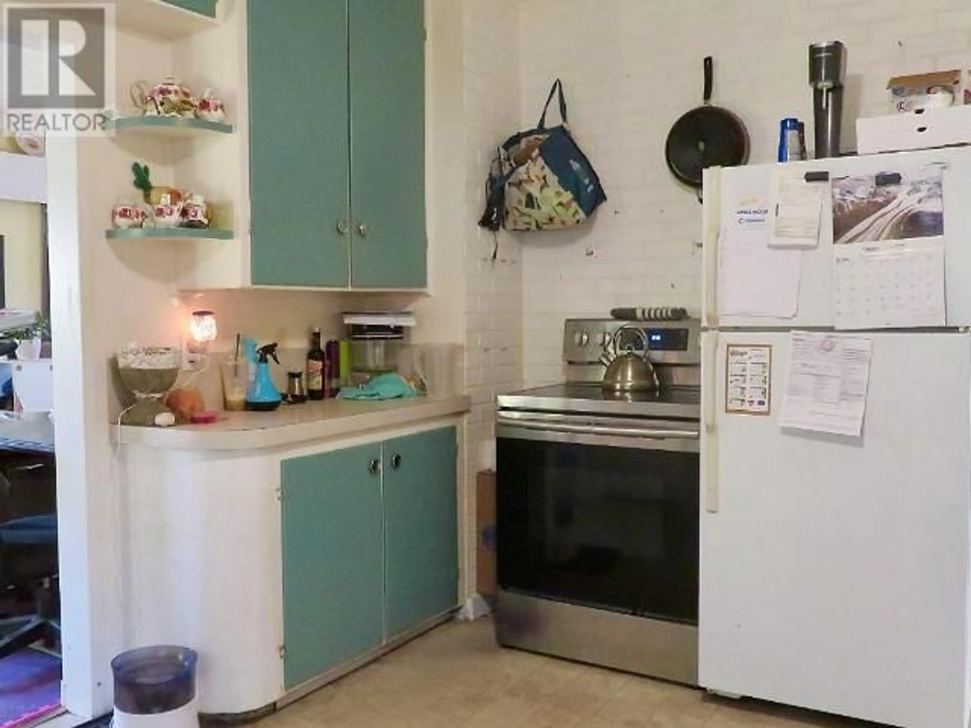 Standard kitchen, unknown for 7153 ALBERNI STREET, Powell River British Columbia V8A2C7