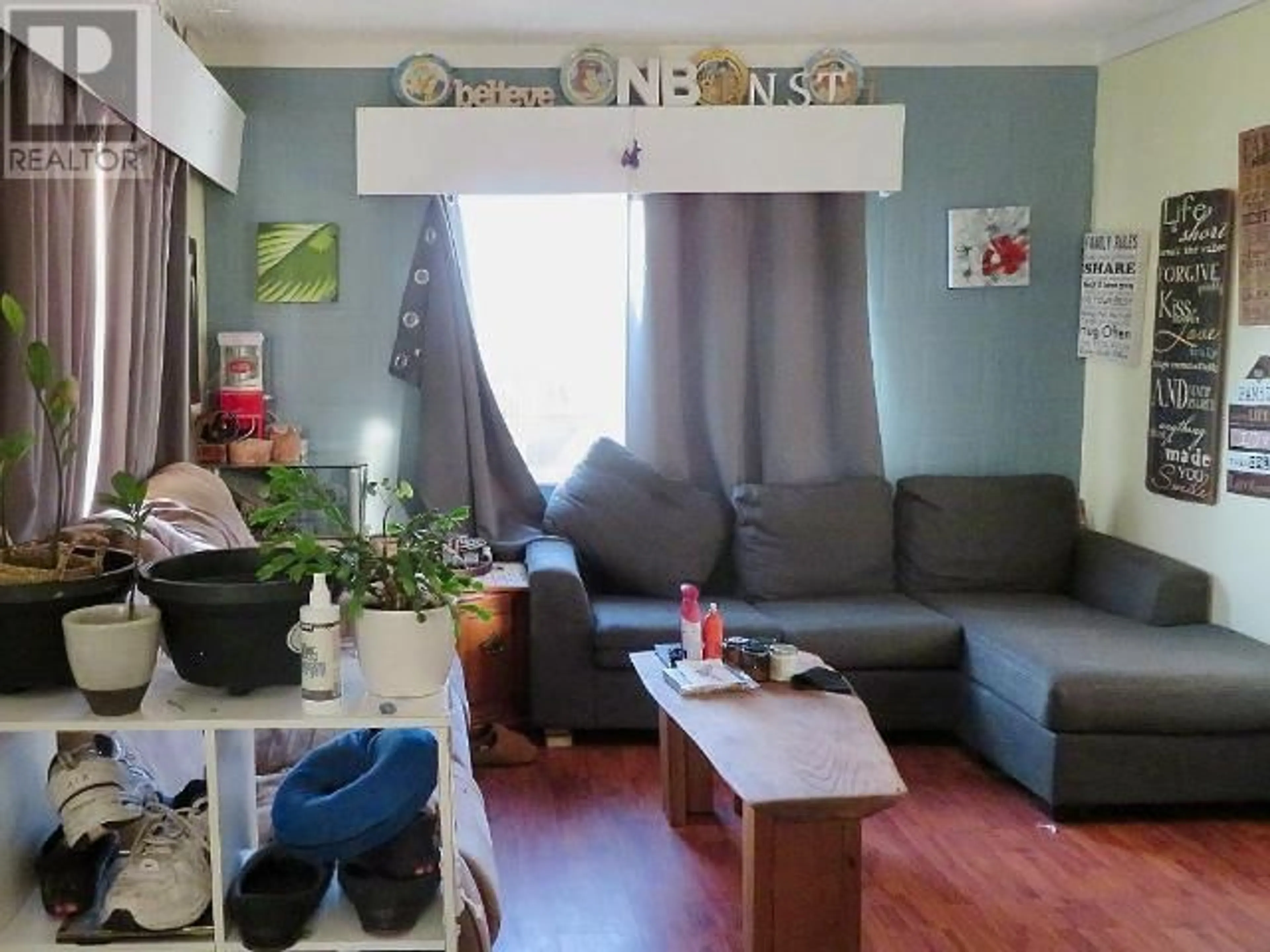 Living room with furniture, unknown for 7153 ALBERNI STREET, Powell River British Columbia V8A2C7