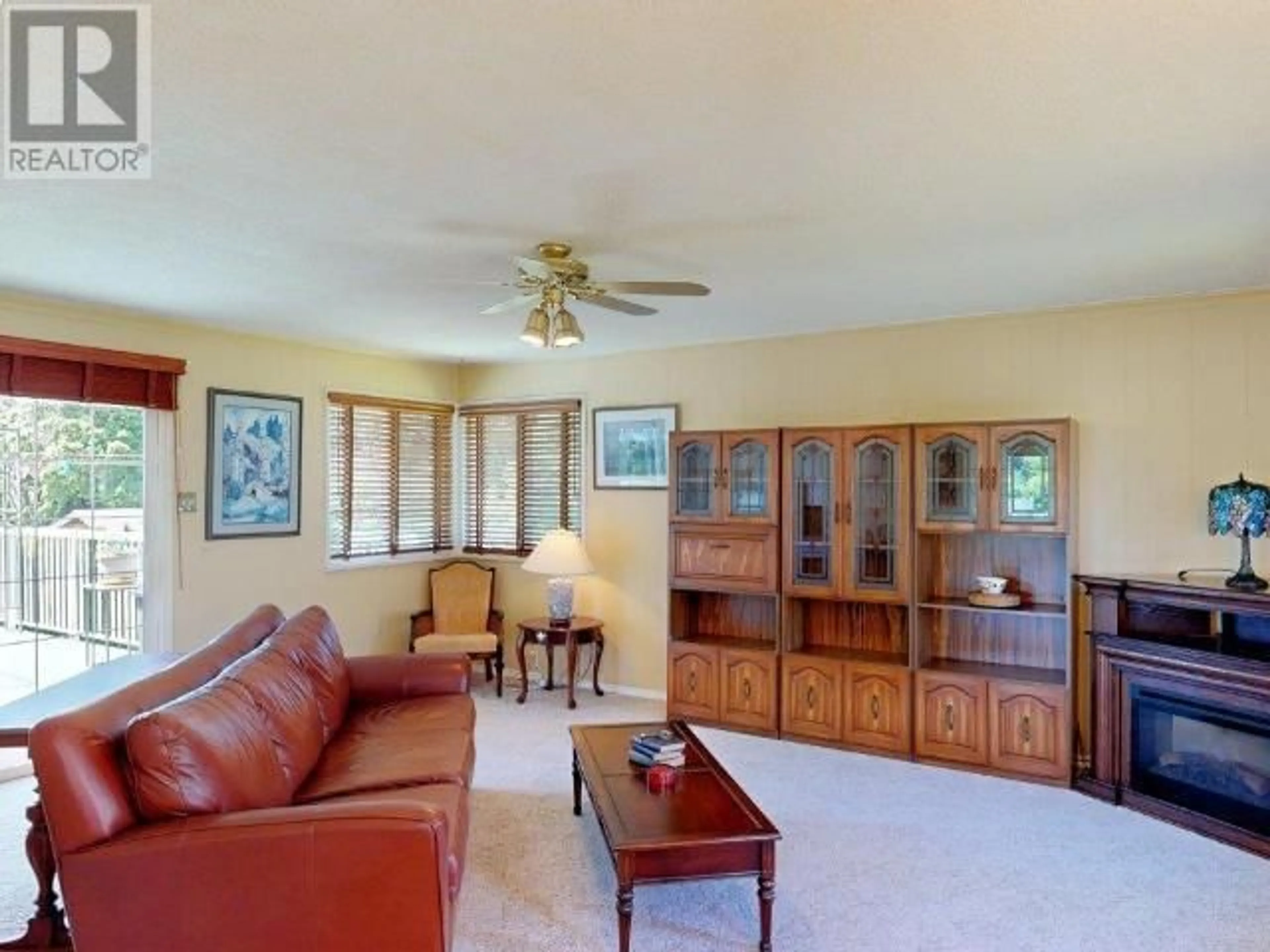 Living room with furniture, unknown for 7177 HUNTINGDON STREET, Powell River British Columbia