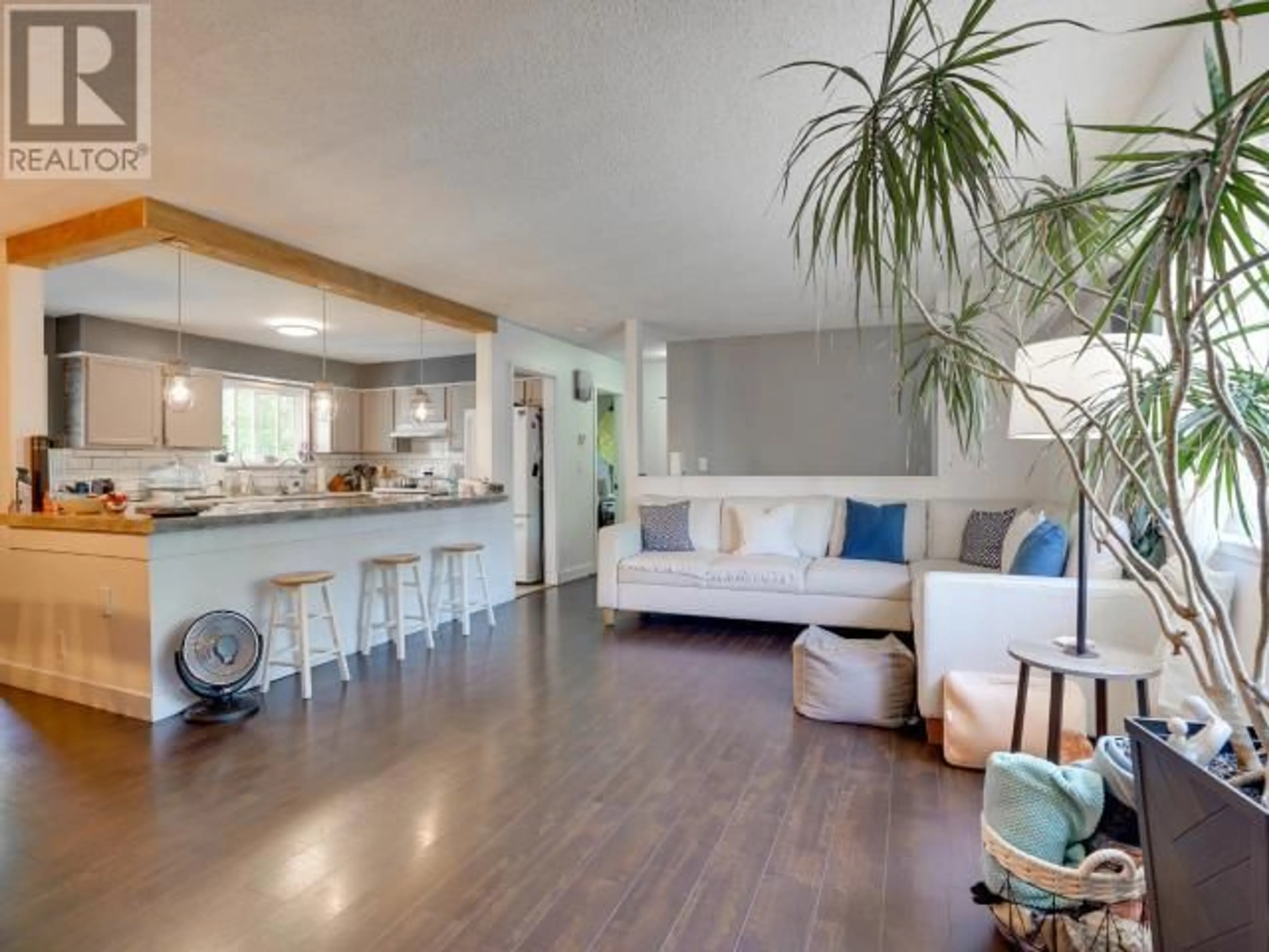 Open concept kitchen, unknown for 7215 KEMANO STREET, Powell River British Columbia V8A1M1