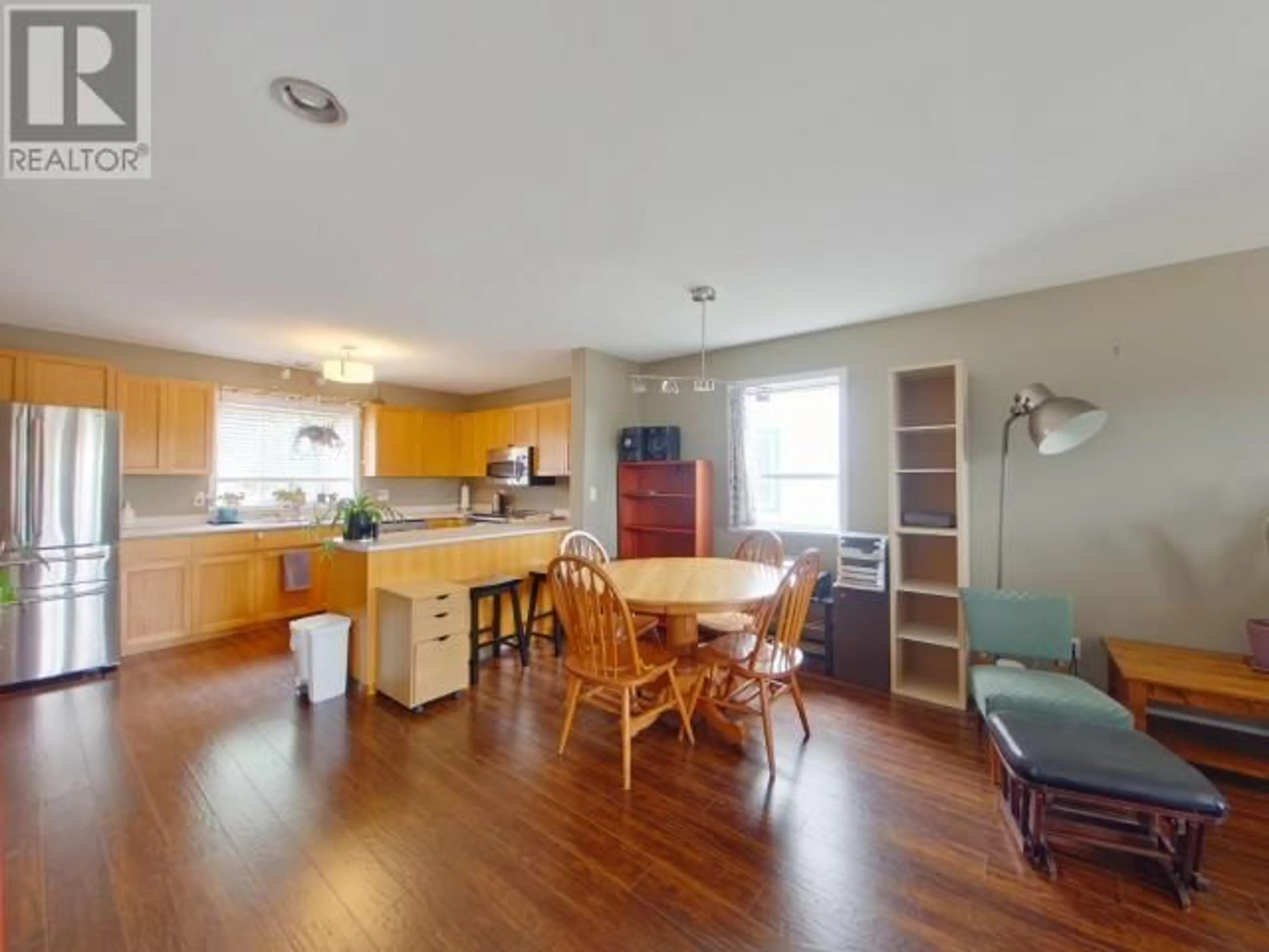 Open concept kitchen, wood/laminate floor for 6619 DIEPPE CRES, Powell River British Columbia