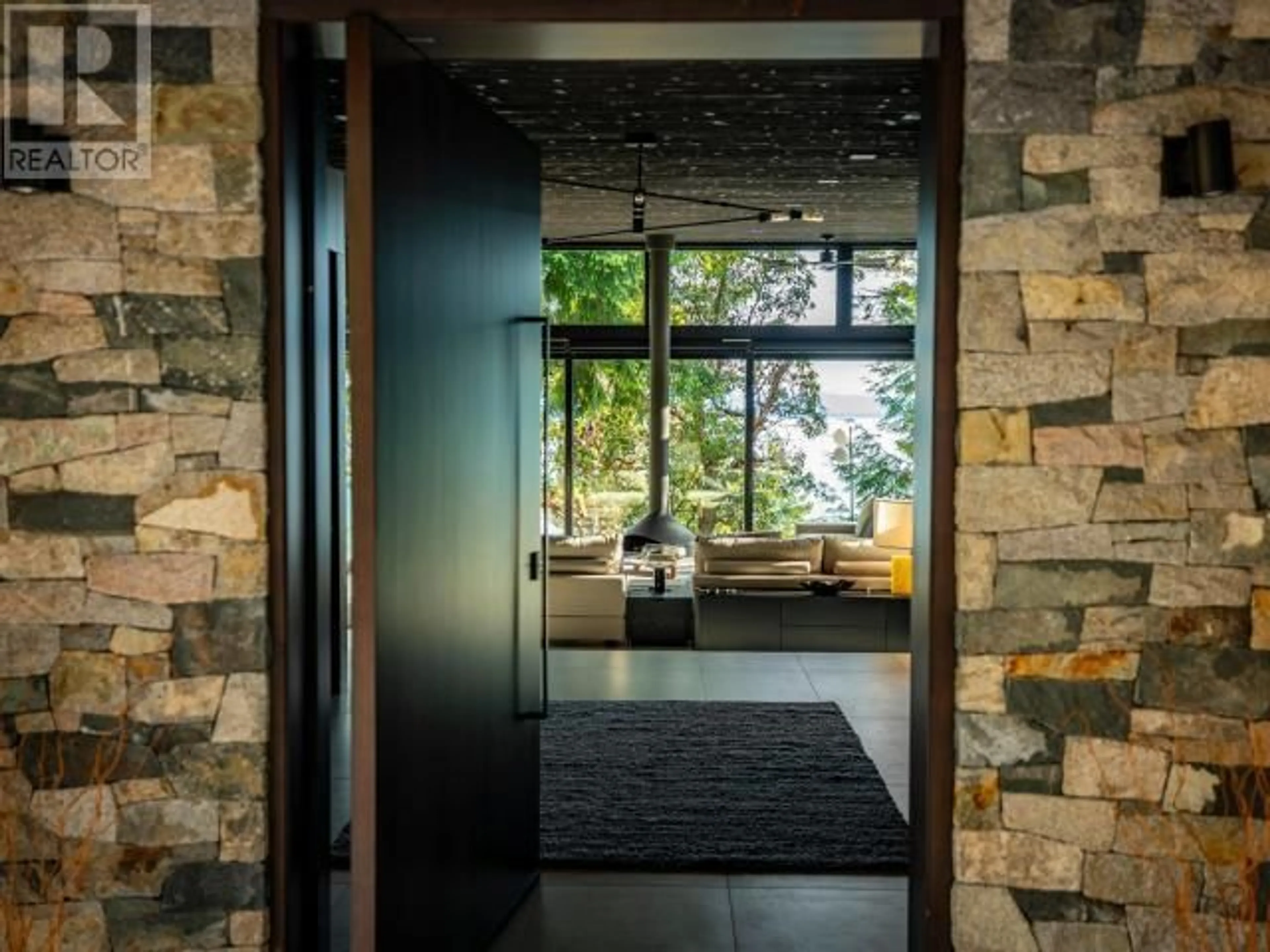 Indoor entryway for Lot - 3 & 4 SHARPES BAY ROAD, Powell River British Columbia V0N2G0