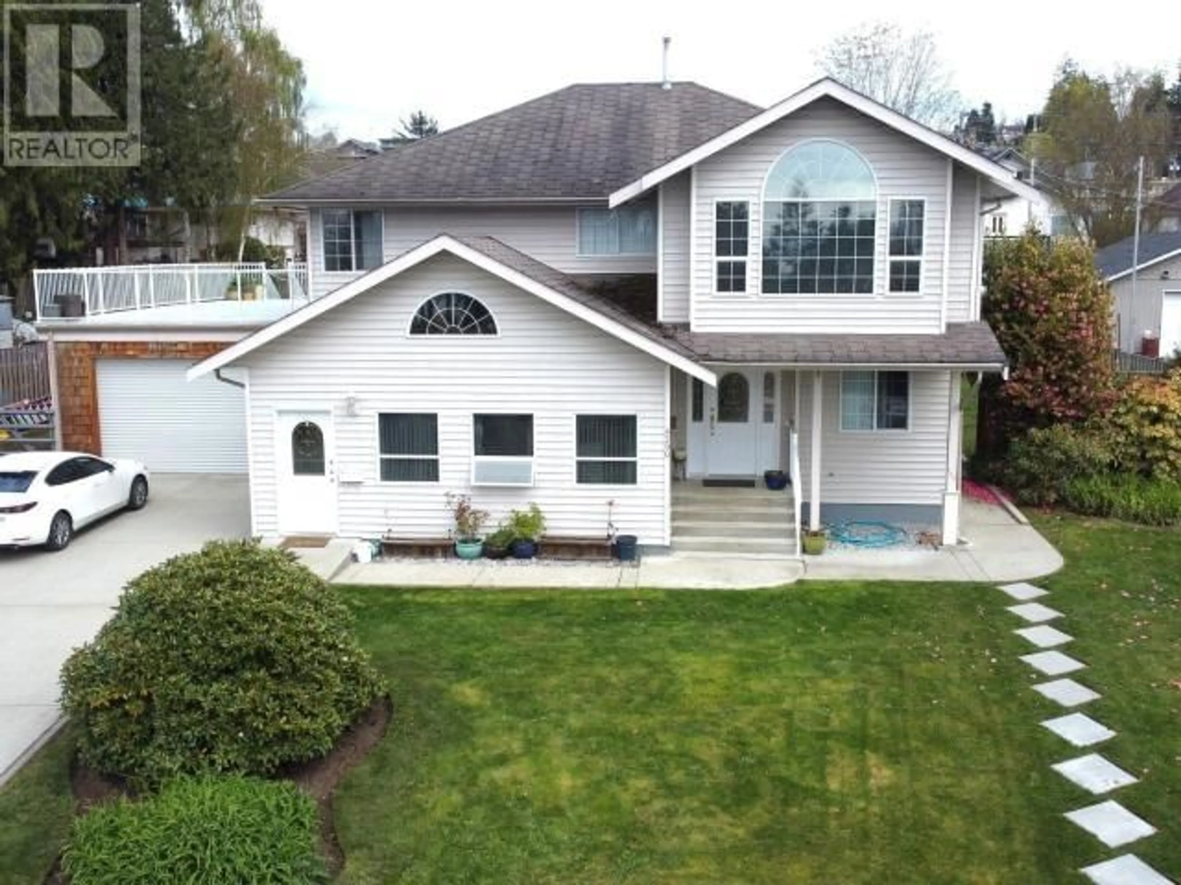 A pic from outside/outdoor area/front of a property/back of a property/a pic from drone, street for 4290 SCOTIA PLACE, Powell River British Columbia V8A2X2
