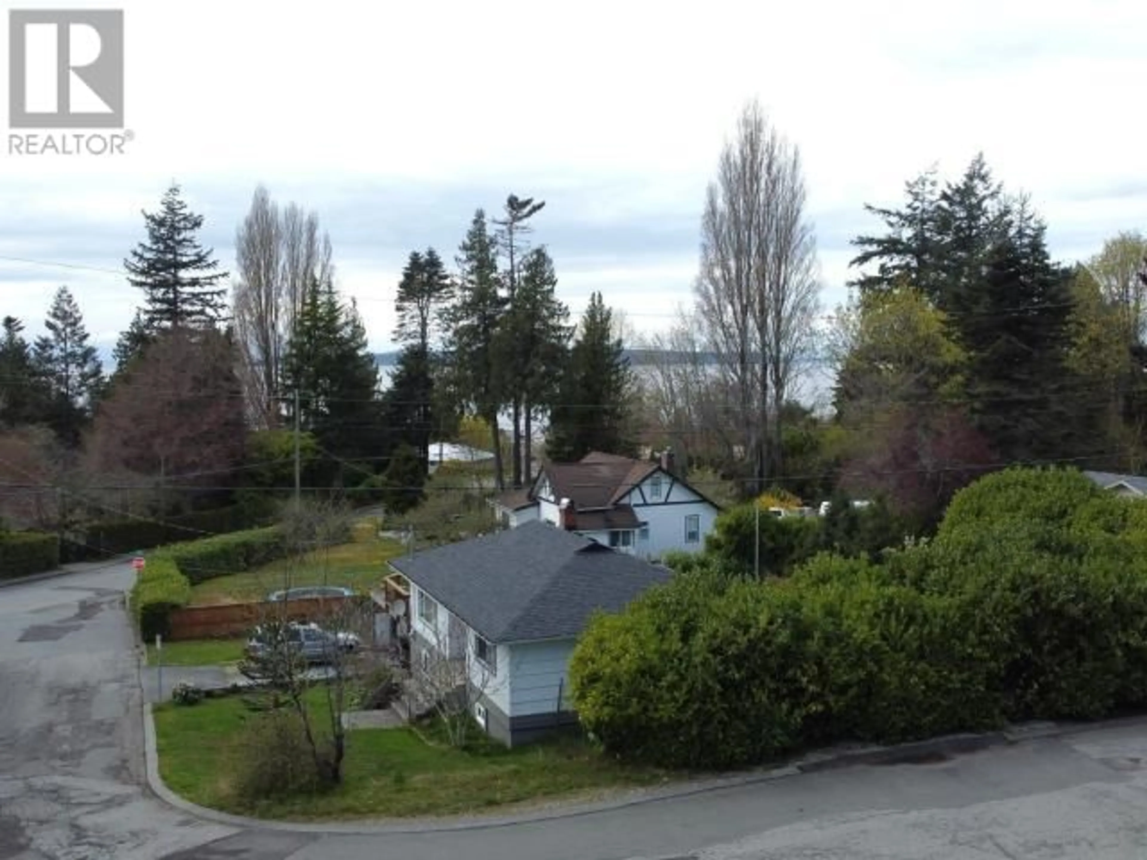 A pic from outside/outdoor area/front of a property/back of a property/a pic from drone, mountain view for 4290 SCOTIA PLACE, Powell River British Columbia V8A2X2