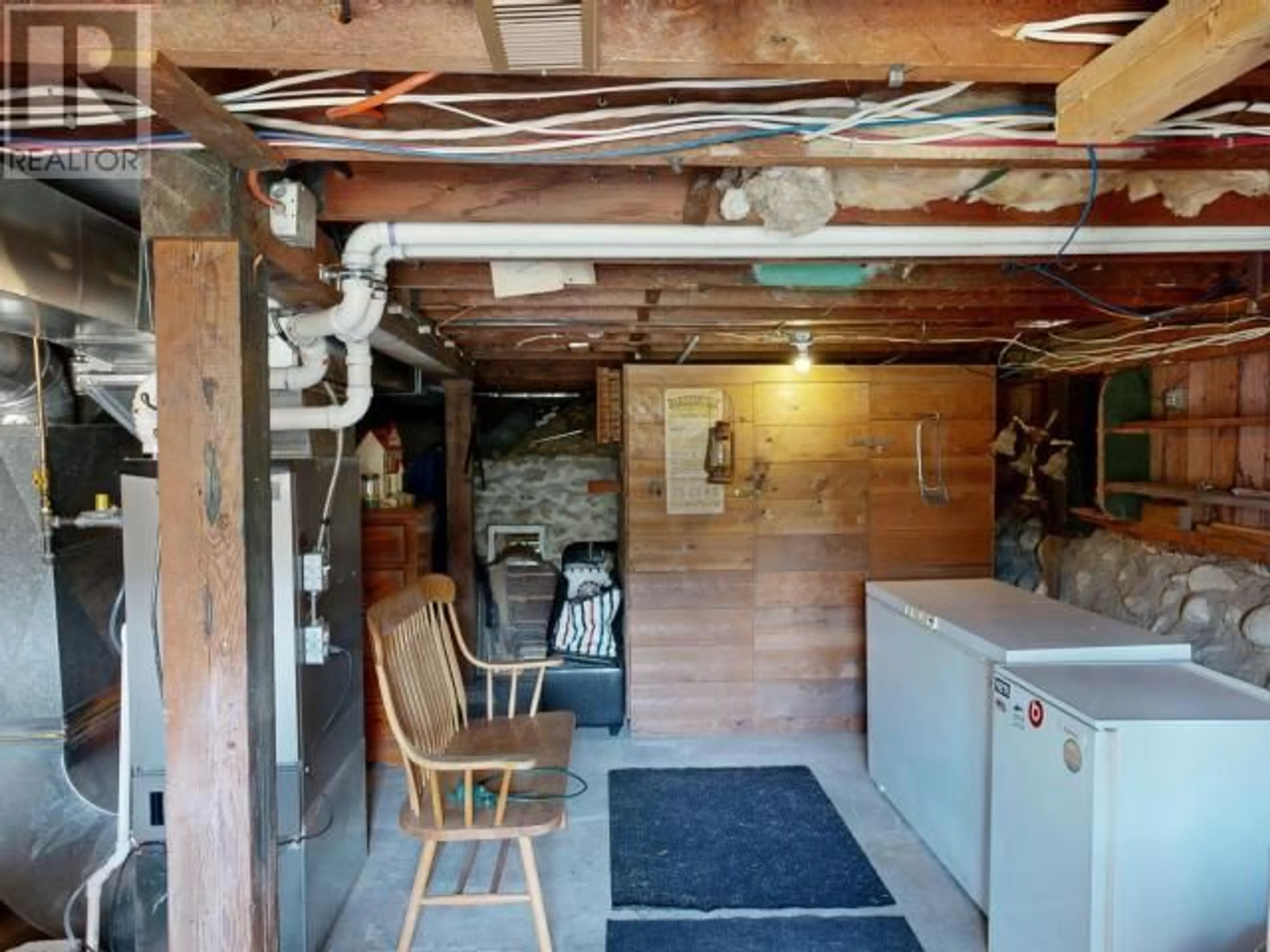 Indoor garage for 5826 ASPEN AVE, Powell River British Columbia V8A4P9