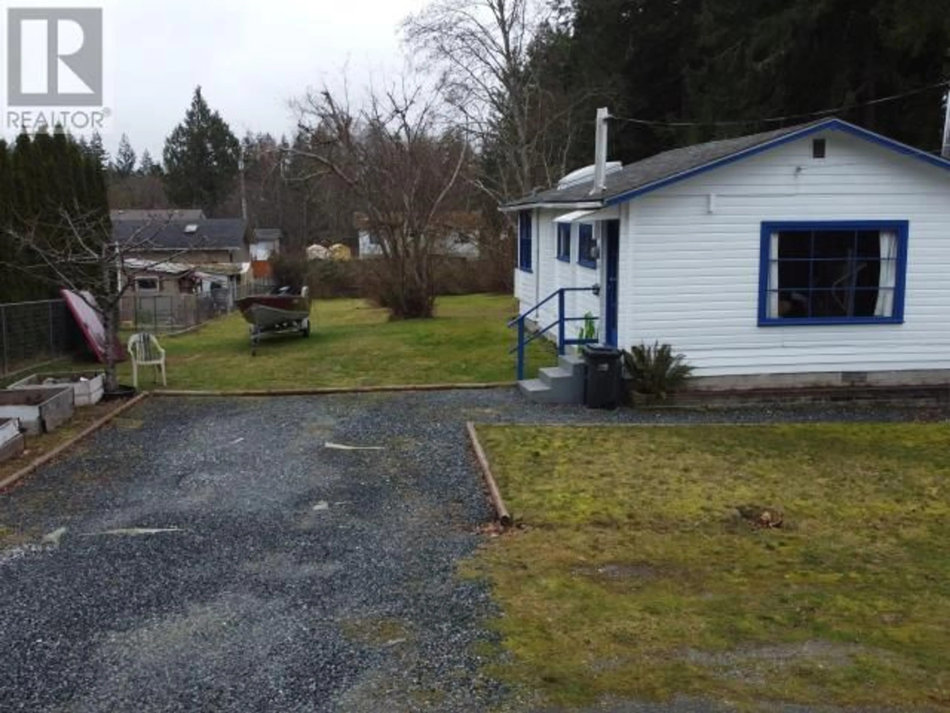 A pic from outside/outdoor area/front of a property/back of a property/a pic from drone, street for 5348 FURNESS AVE, Powell River British Columbia V8A3V8