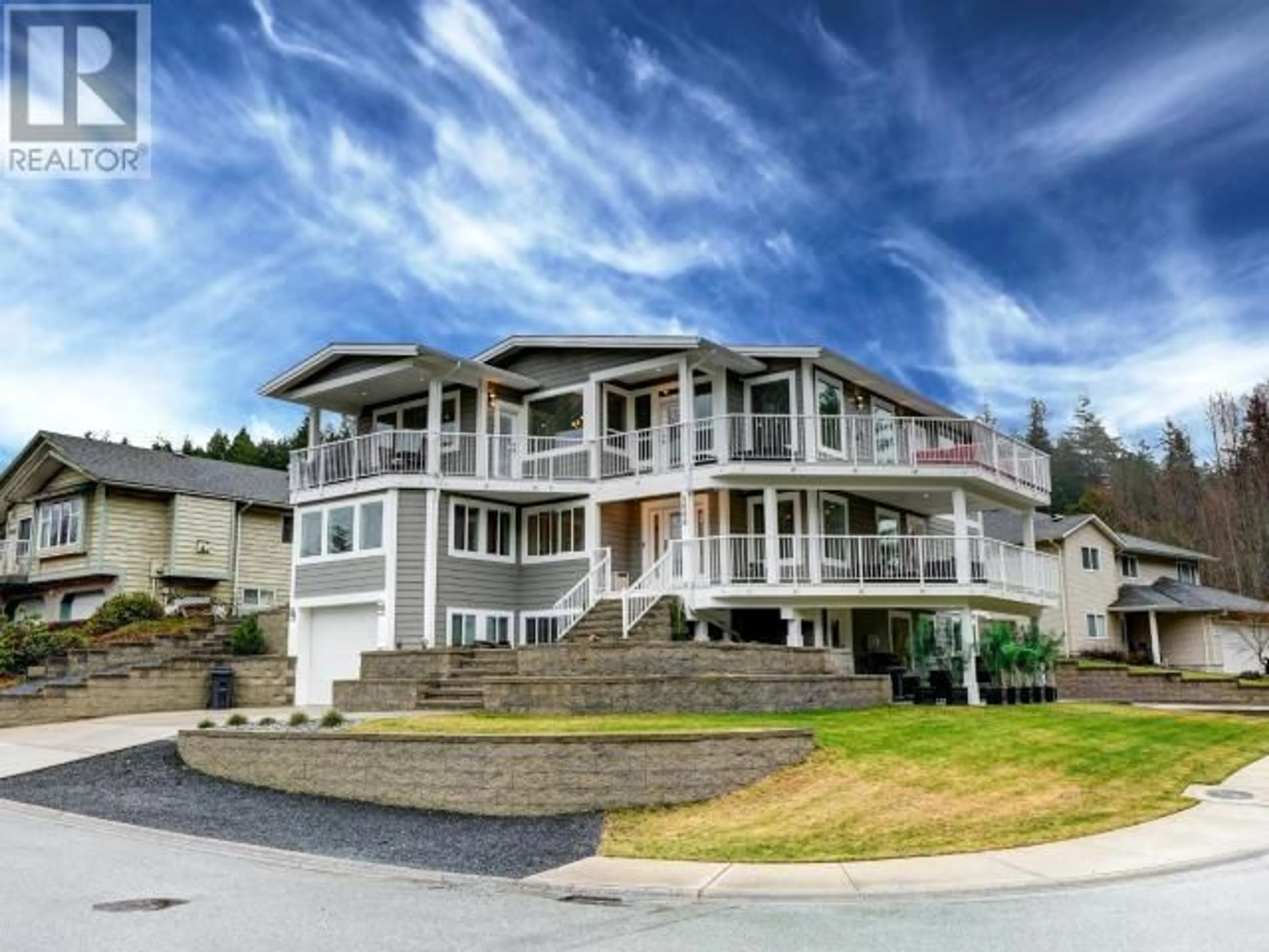 Home with vinyl exterior material, mountain view for 4000 SATURNA AVE, Powell River British Columbia V8A5T4