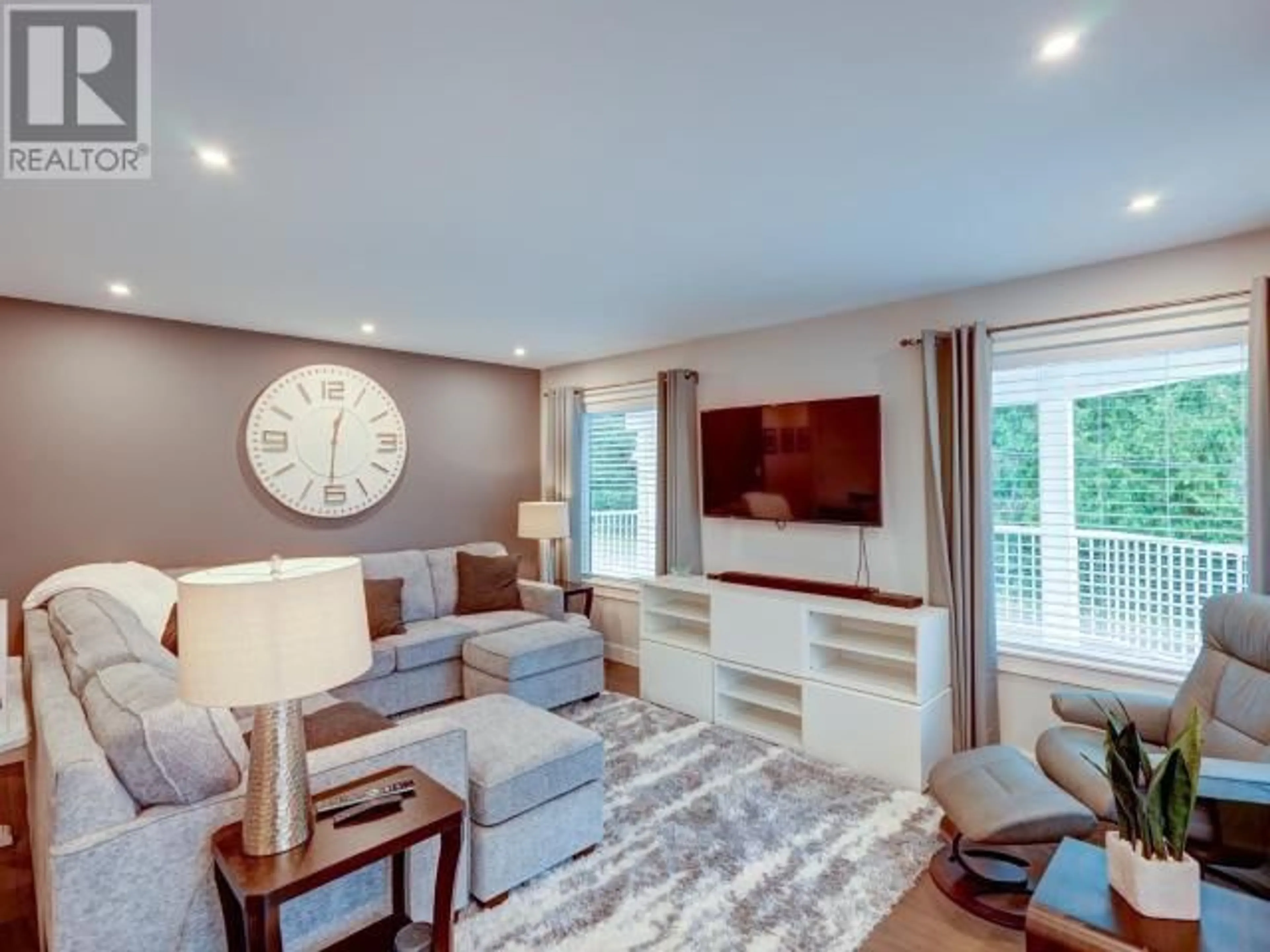 Living room with furniture, unknown for 4000 SATURNA AVE, Powell River British Columbia V8A5T4