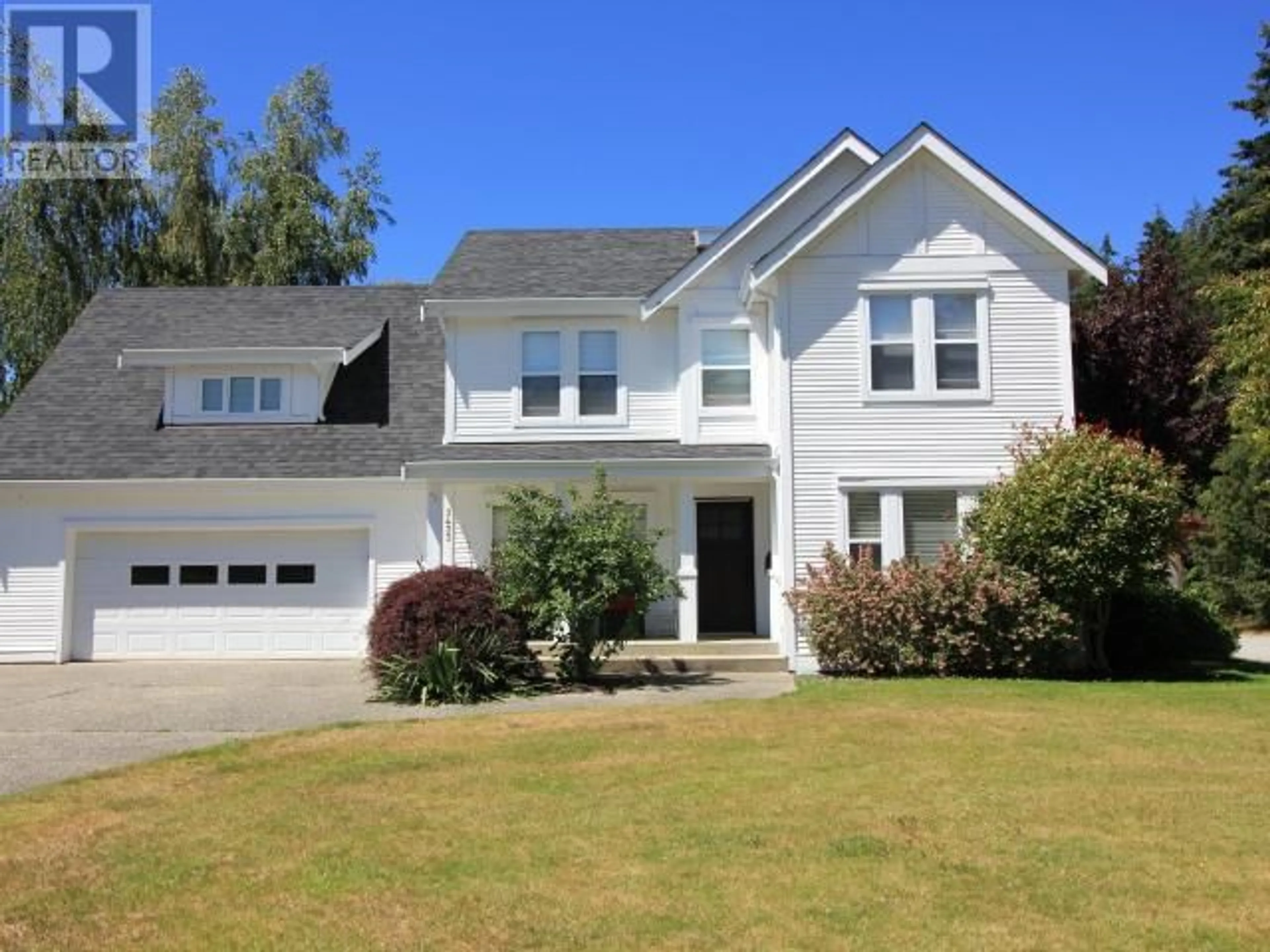 Home with vinyl exterior material, street for 3433 THEODOSIA AVE, Powell River British Columbia V8A5T5