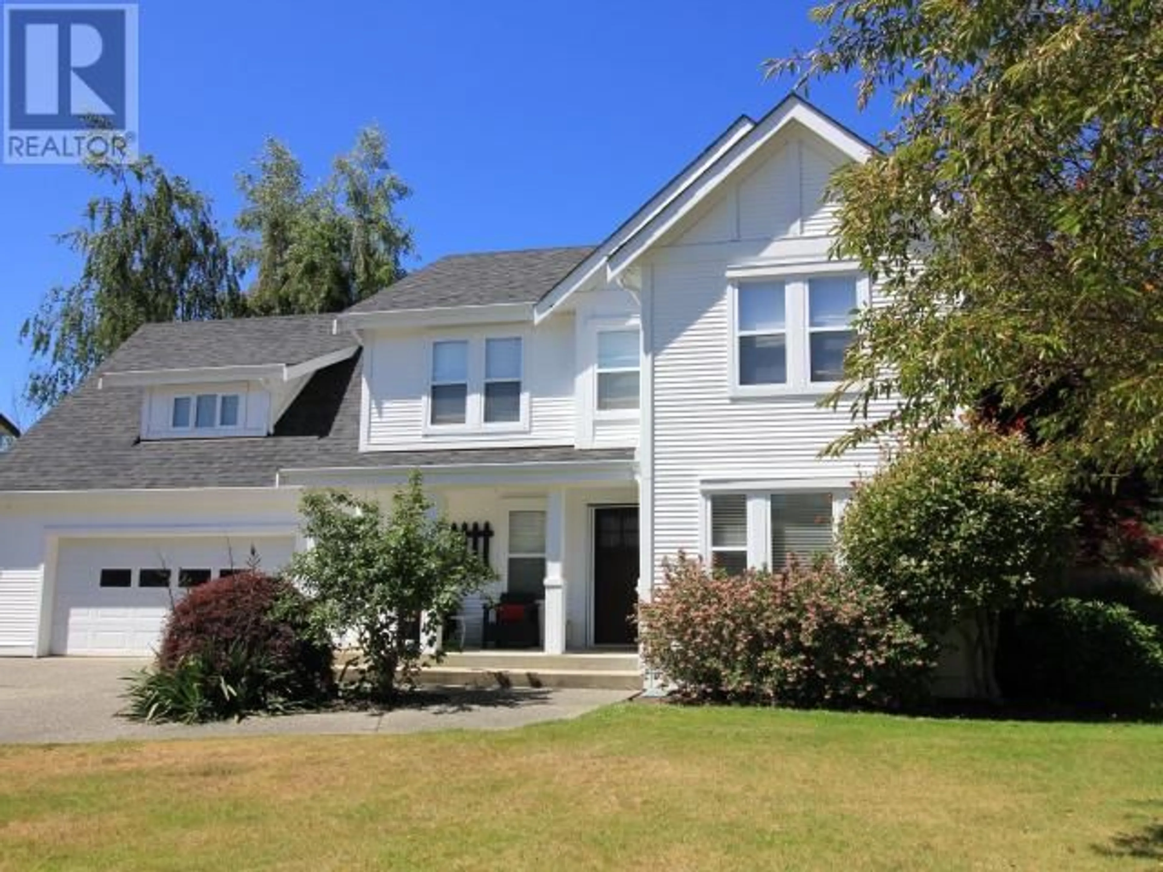 Home with vinyl exterior material, street for 3433 THEODOSIA AVE, Powell River British Columbia V8A5T5