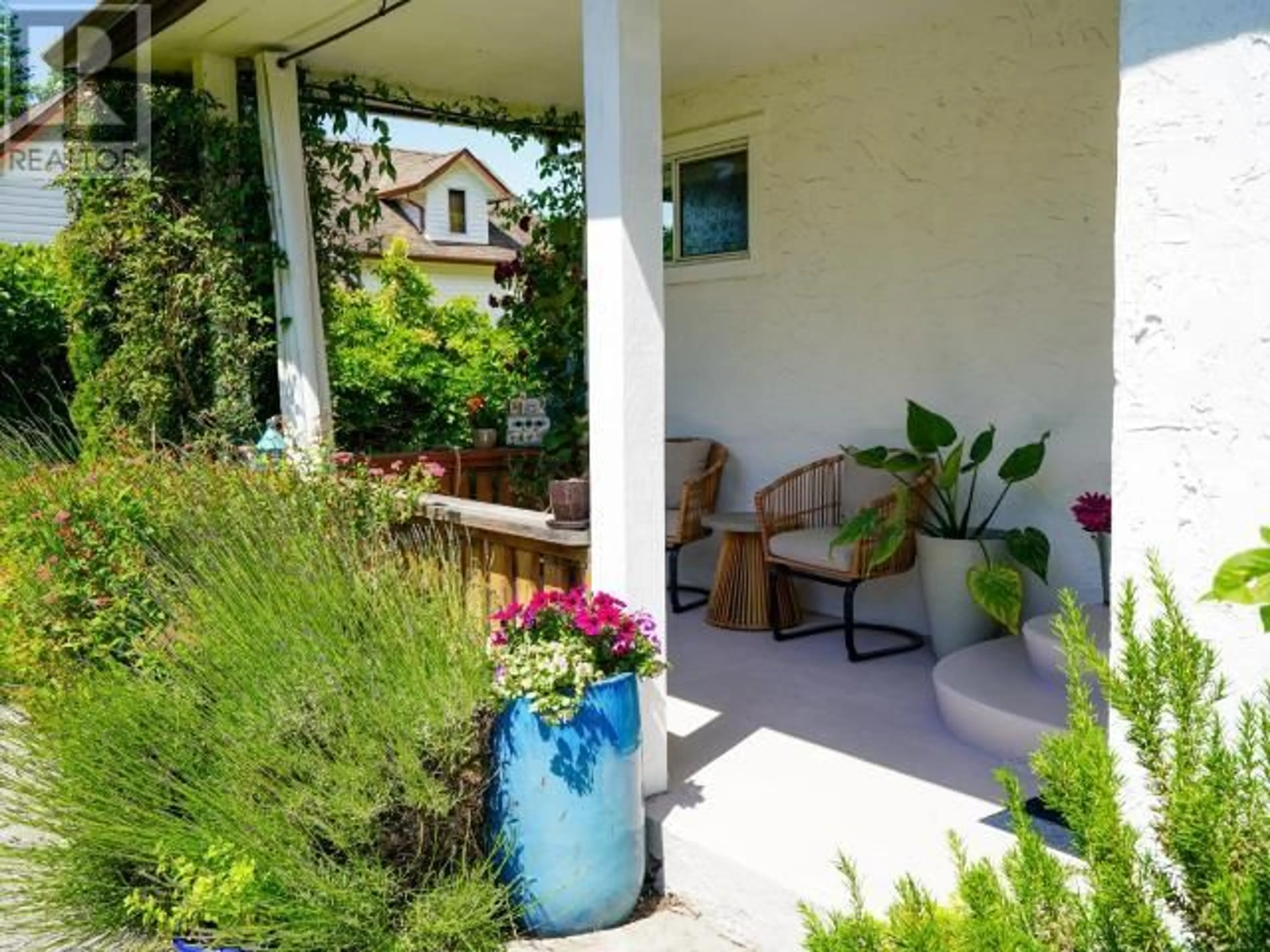 Patio, street for 6907 COBURN STREET, Powell River British Columbia V8A4A6