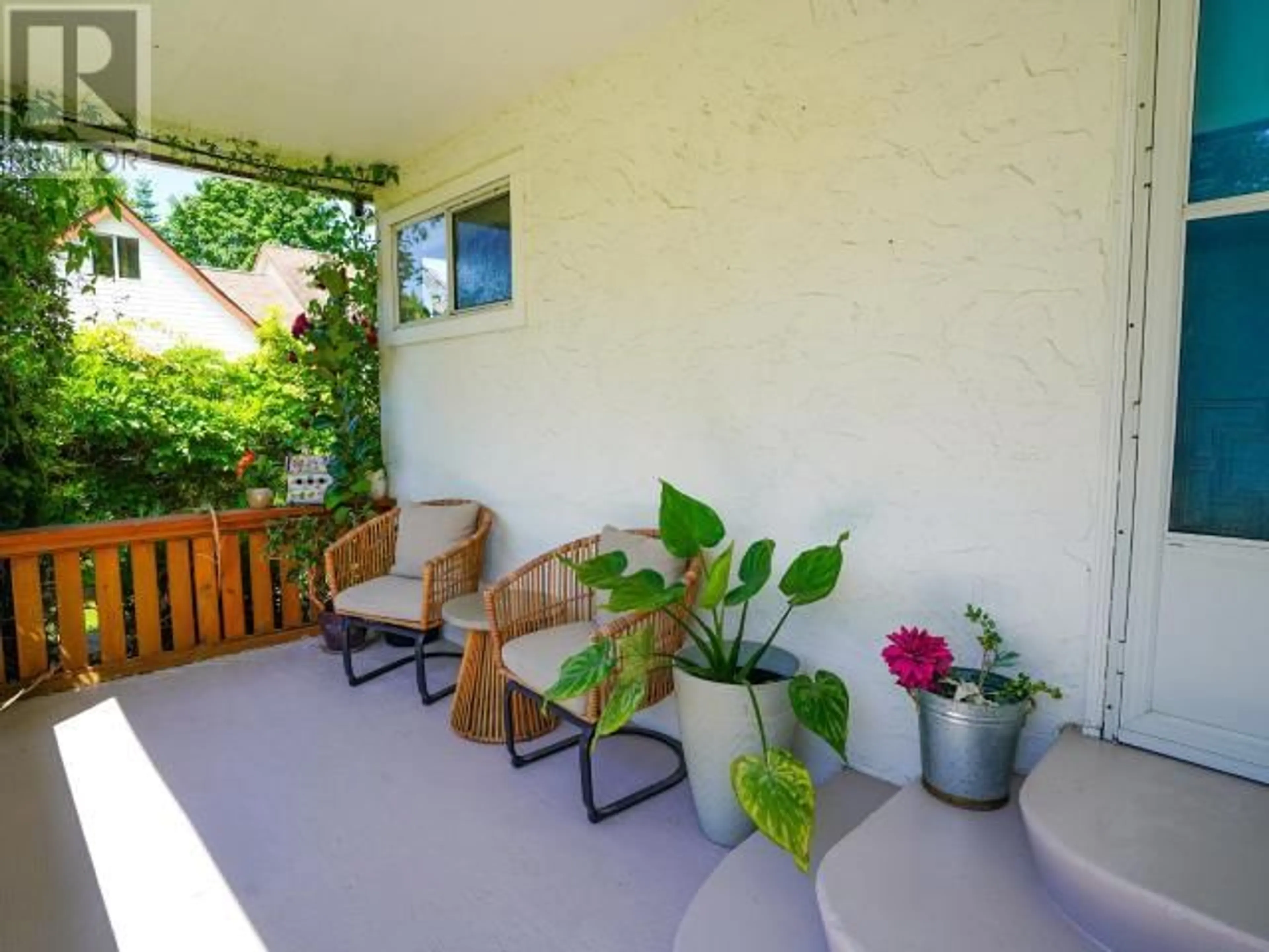 Patio, street for 6907 COBURN STREET, Powell River British Columbia V8A4A6