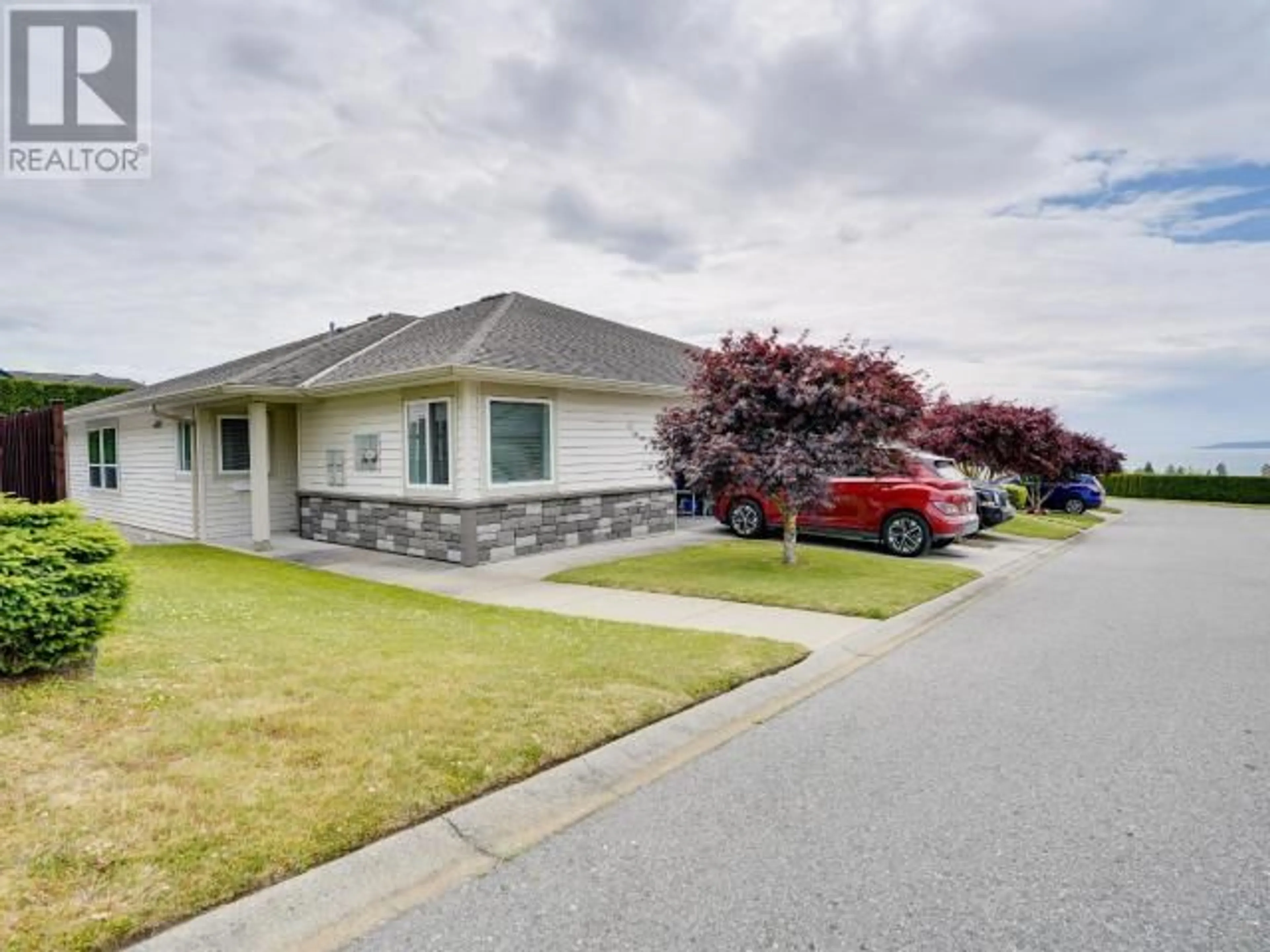 A pic from outside/outdoor area/front of a property/back of a property/a pic from drone, street for 24 - 4415 MANSON AVE, Powell River British Columbia V8A0A5