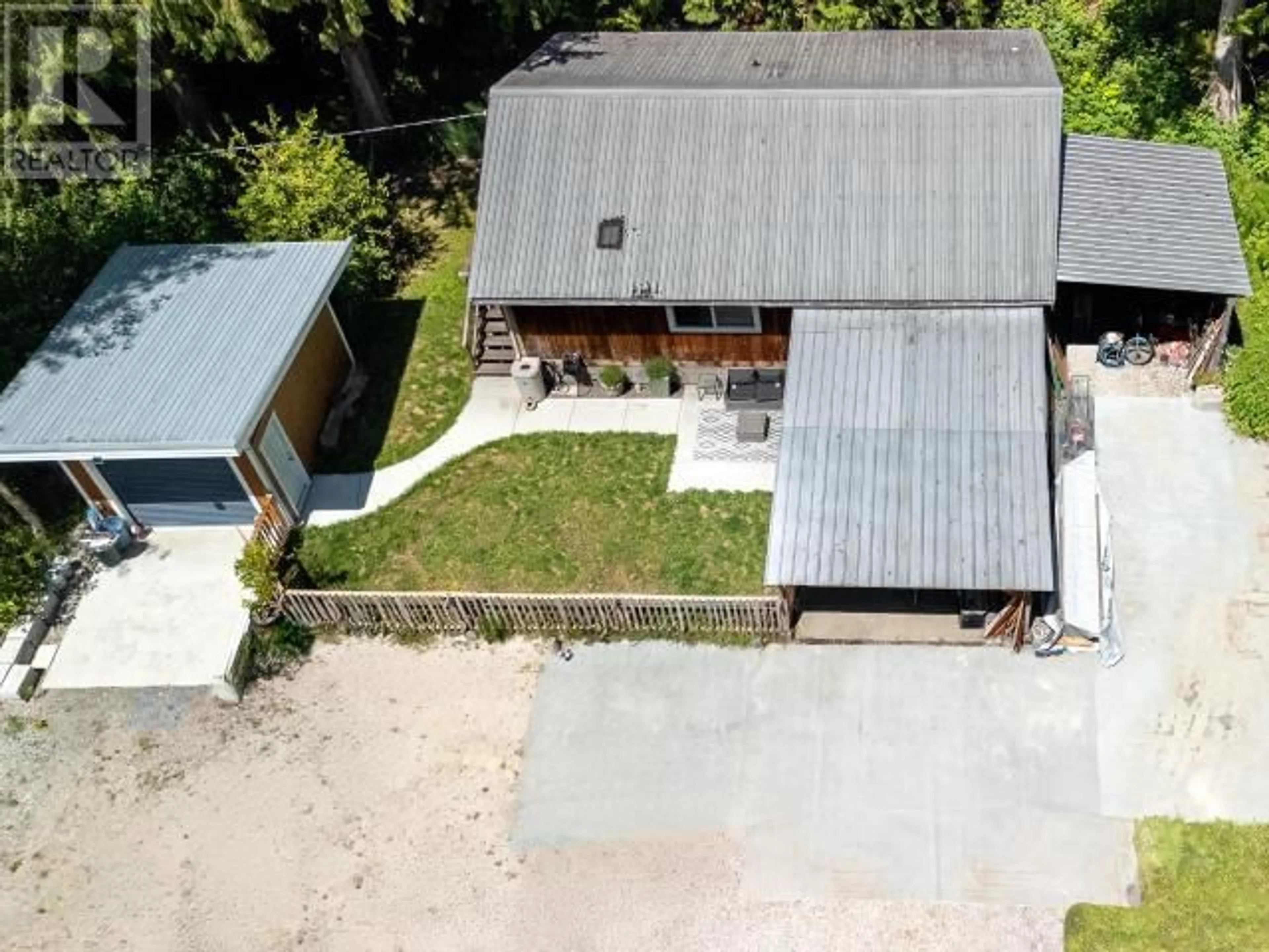 A pic from outside/outdoor area/front of a property/back of a property/a pic from drone, street for 3462 HIGHWAY 101, Powell River British Columbia V8A0E4