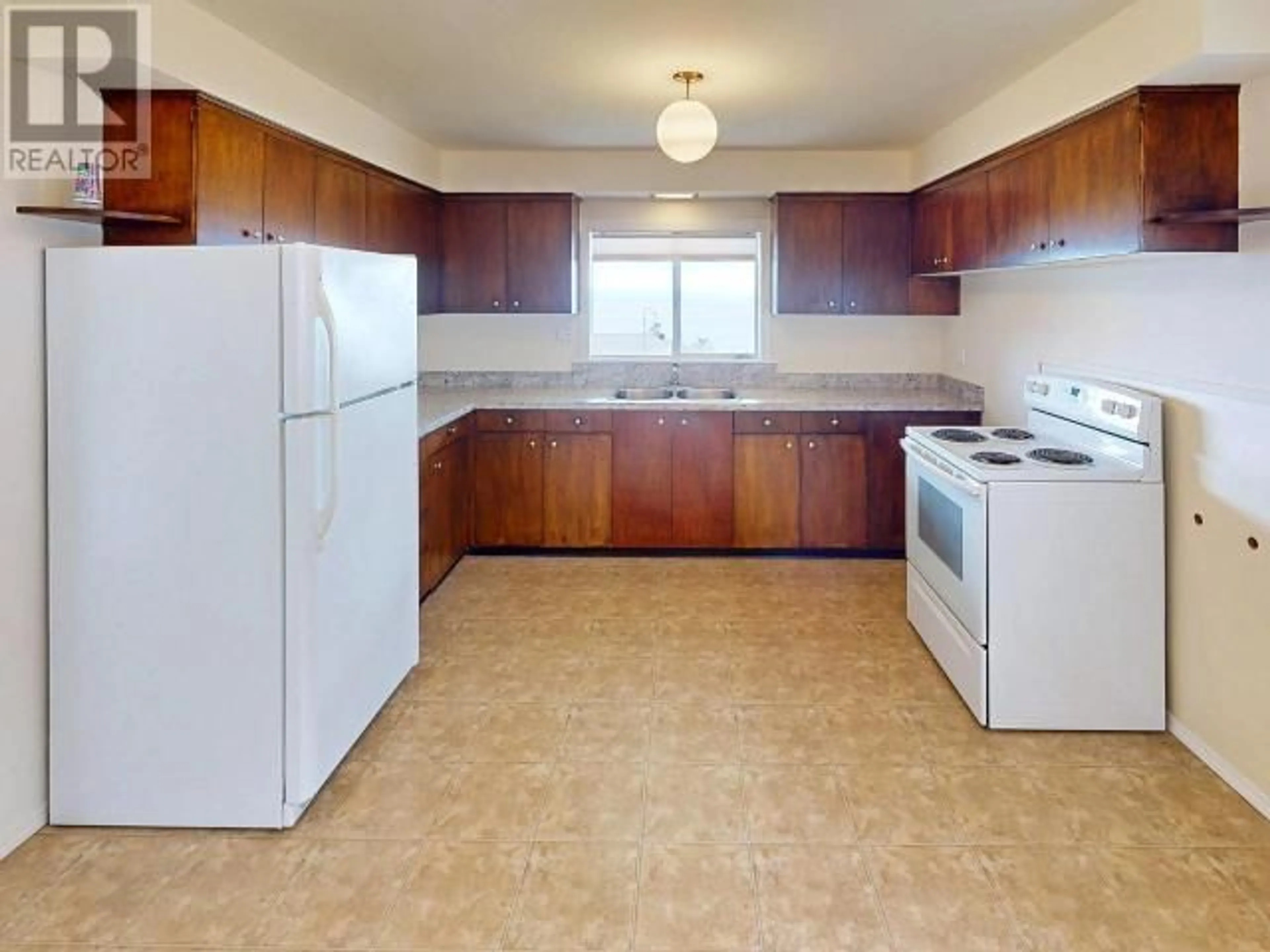 Standard kitchen, unknown for 3820-3822 MANITOBA AVE, Powell River British Columbia