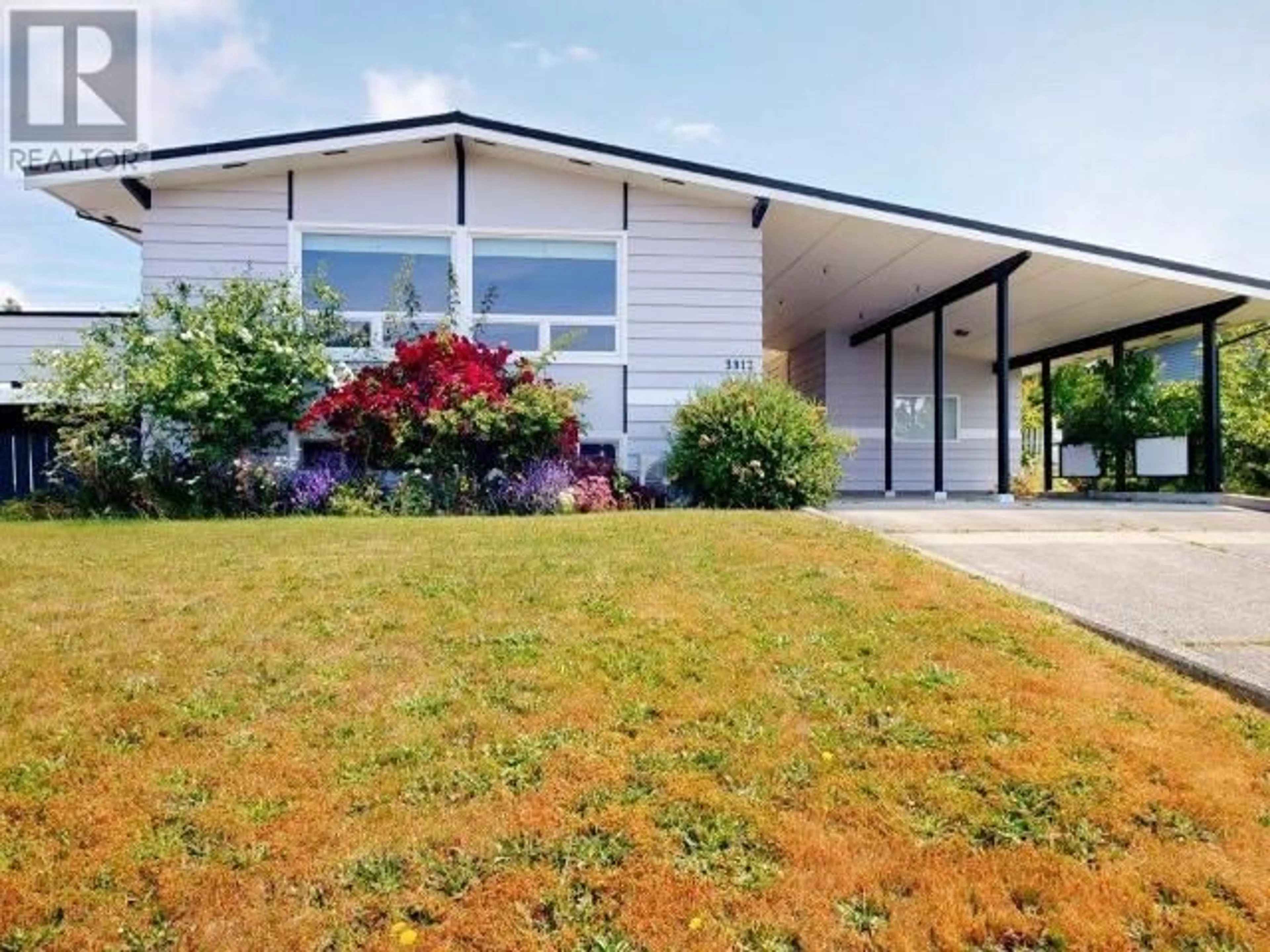 Home with vinyl exterior material, unknown for 3912 JOYCE AVE, Powell River British Columbia V8A2Z3