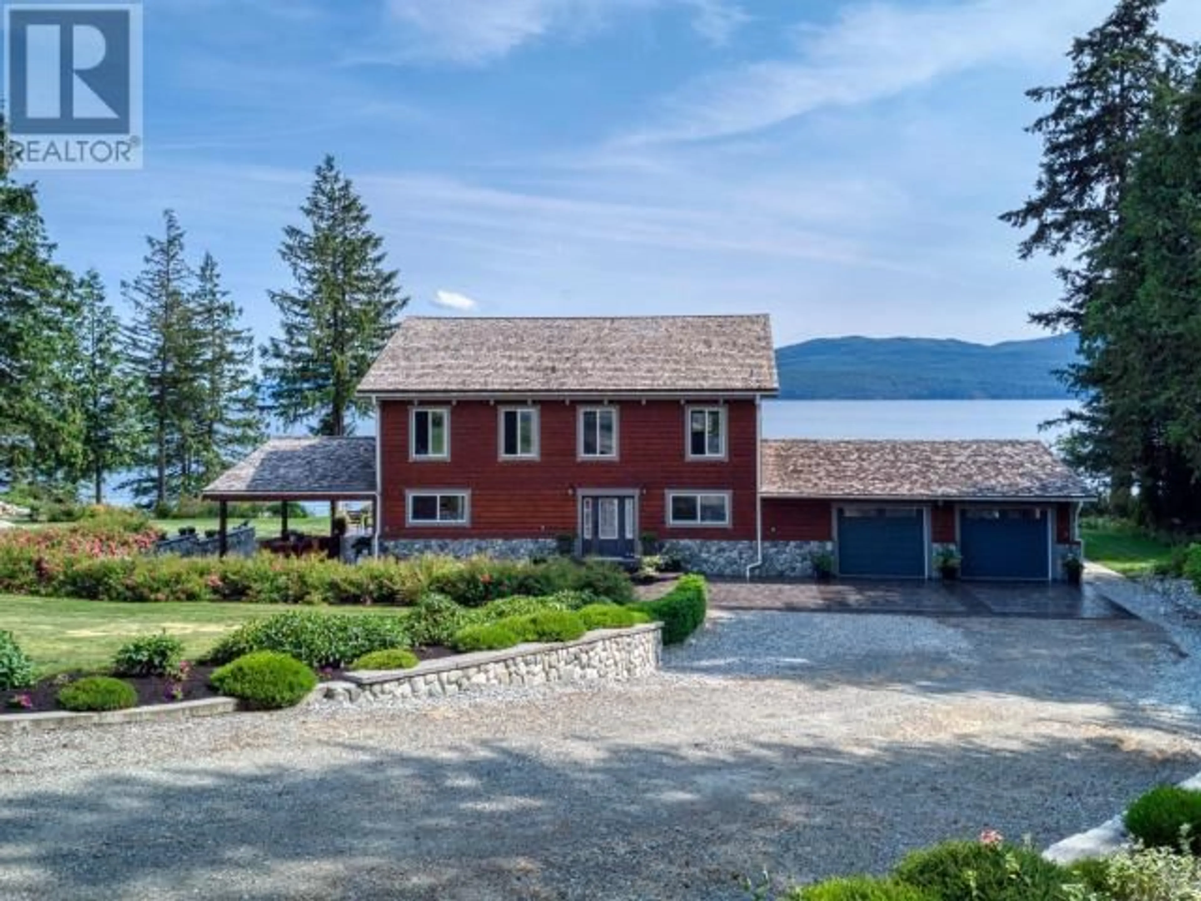 A pic from outside/outdoor area/front of a property/back of a property/a pic from drone, water/lake/river/ocean view for 9771 VIEW ROAD, Powell River British Columbia V8A0J8