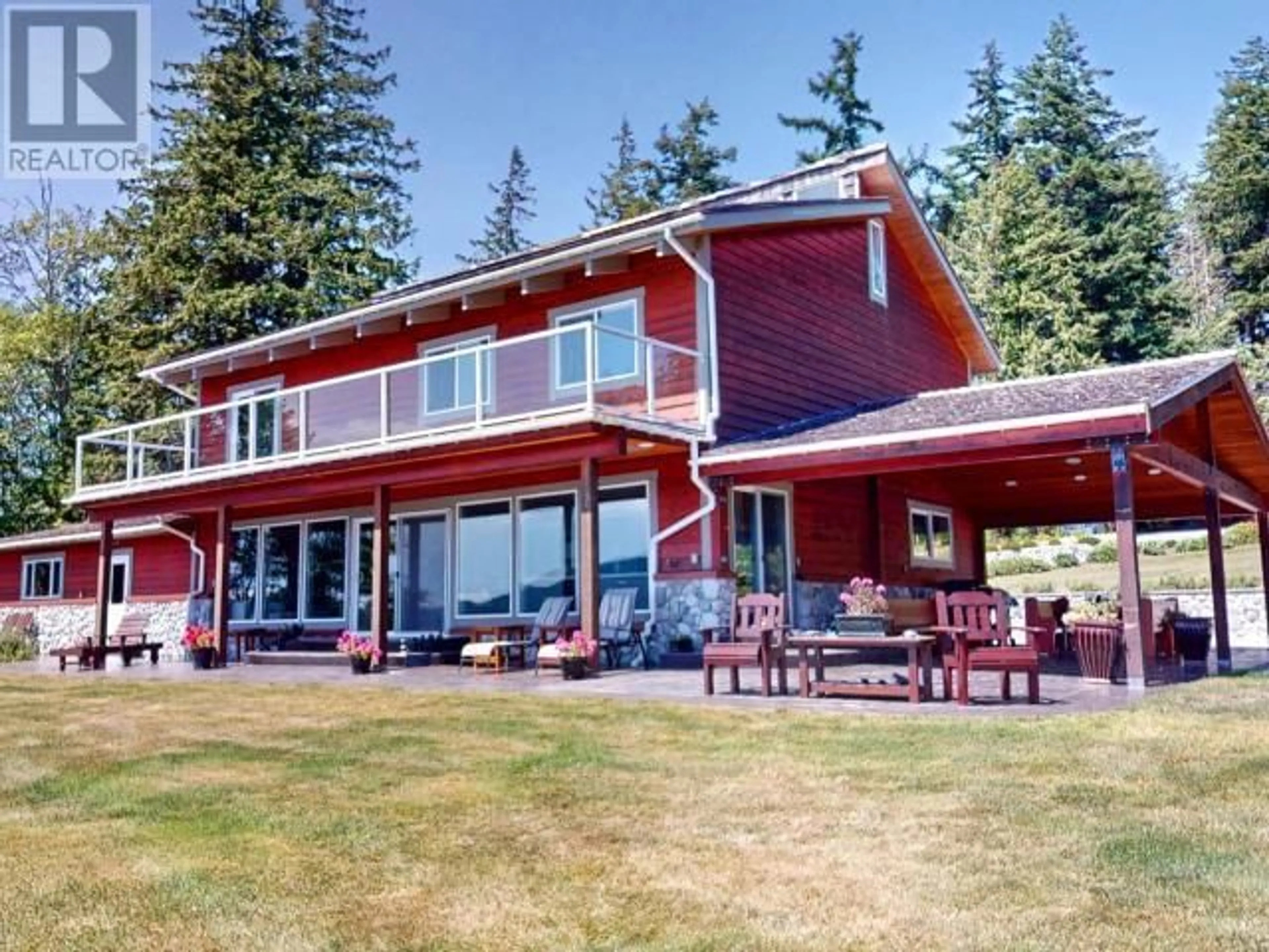 A pic from outside/outdoor area/front of a property/back of a property/a pic from drone, unknown for 9771 VIEW ROAD, Powell River British Columbia V8A0J8