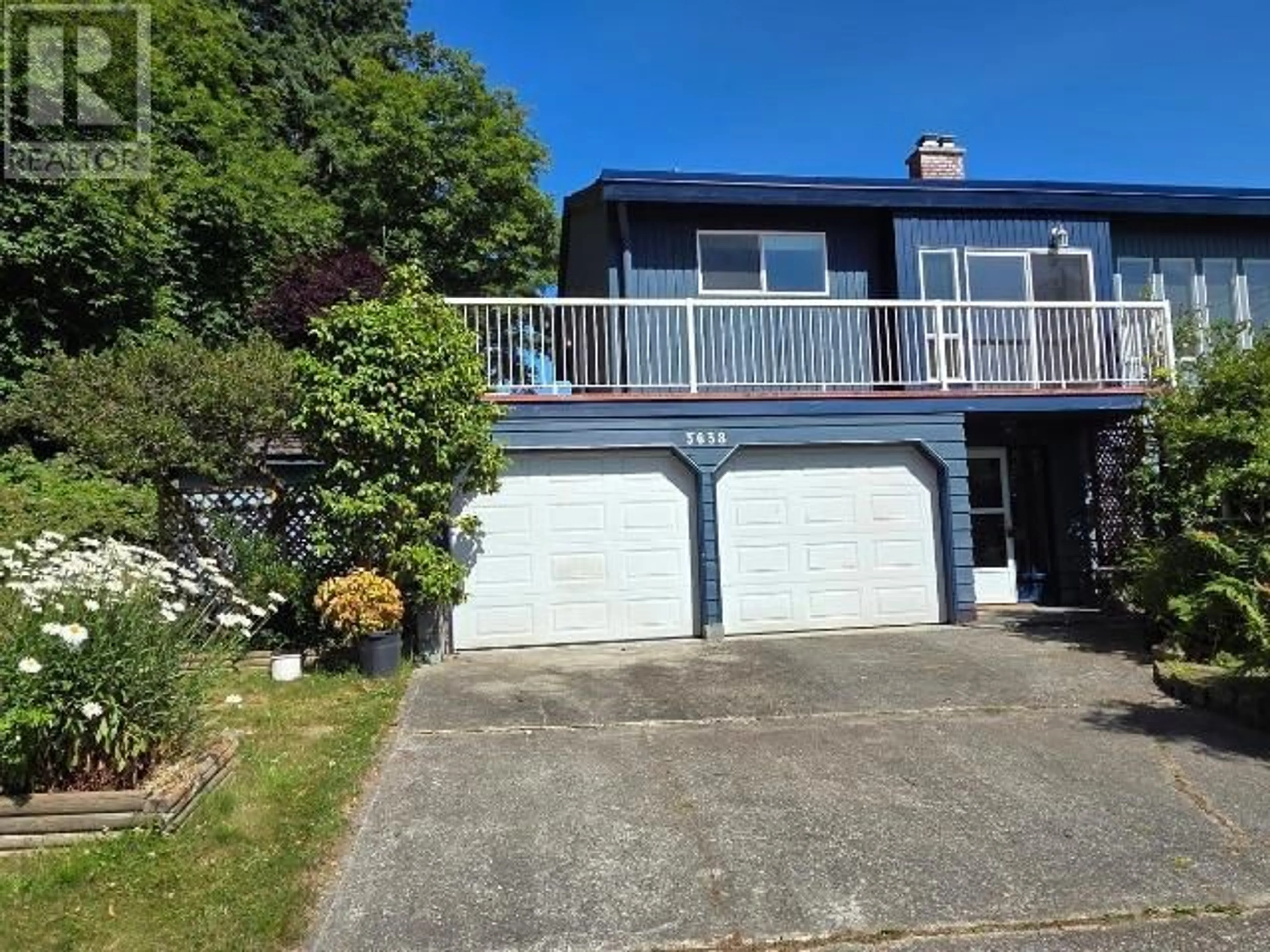 A pic from outside/outdoor area/front of a property/back of a property/a pic from drone, street for 3638 STRATHCONA AVE, Powell River British Columbia V8A2V4
