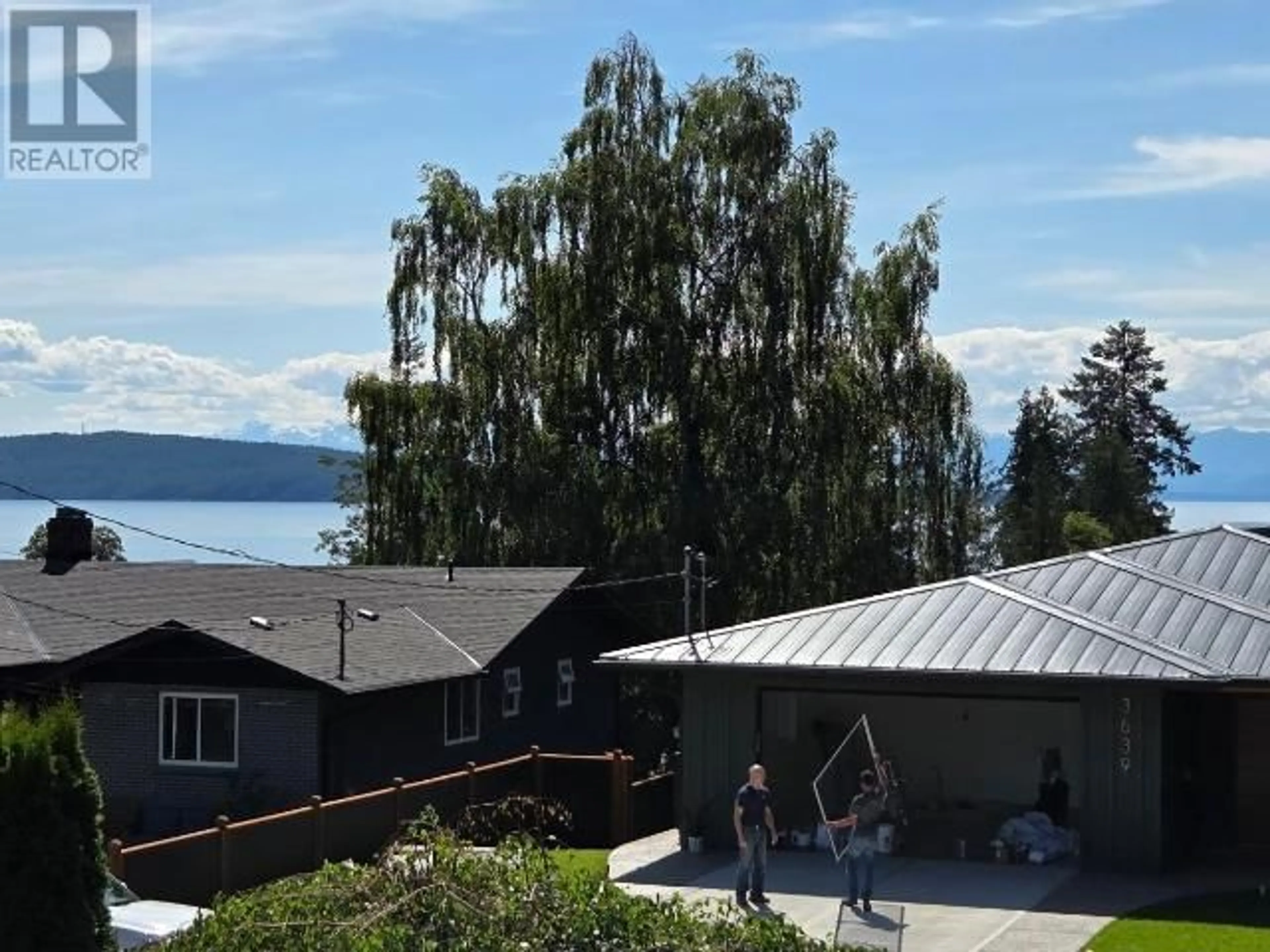 A pic from outside/outdoor area/front of a property/back of a property/a pic from drone, water/lake/river/ocean view for 3638 STRATHCONA AVE, Powell River British Columbia V8A2V4