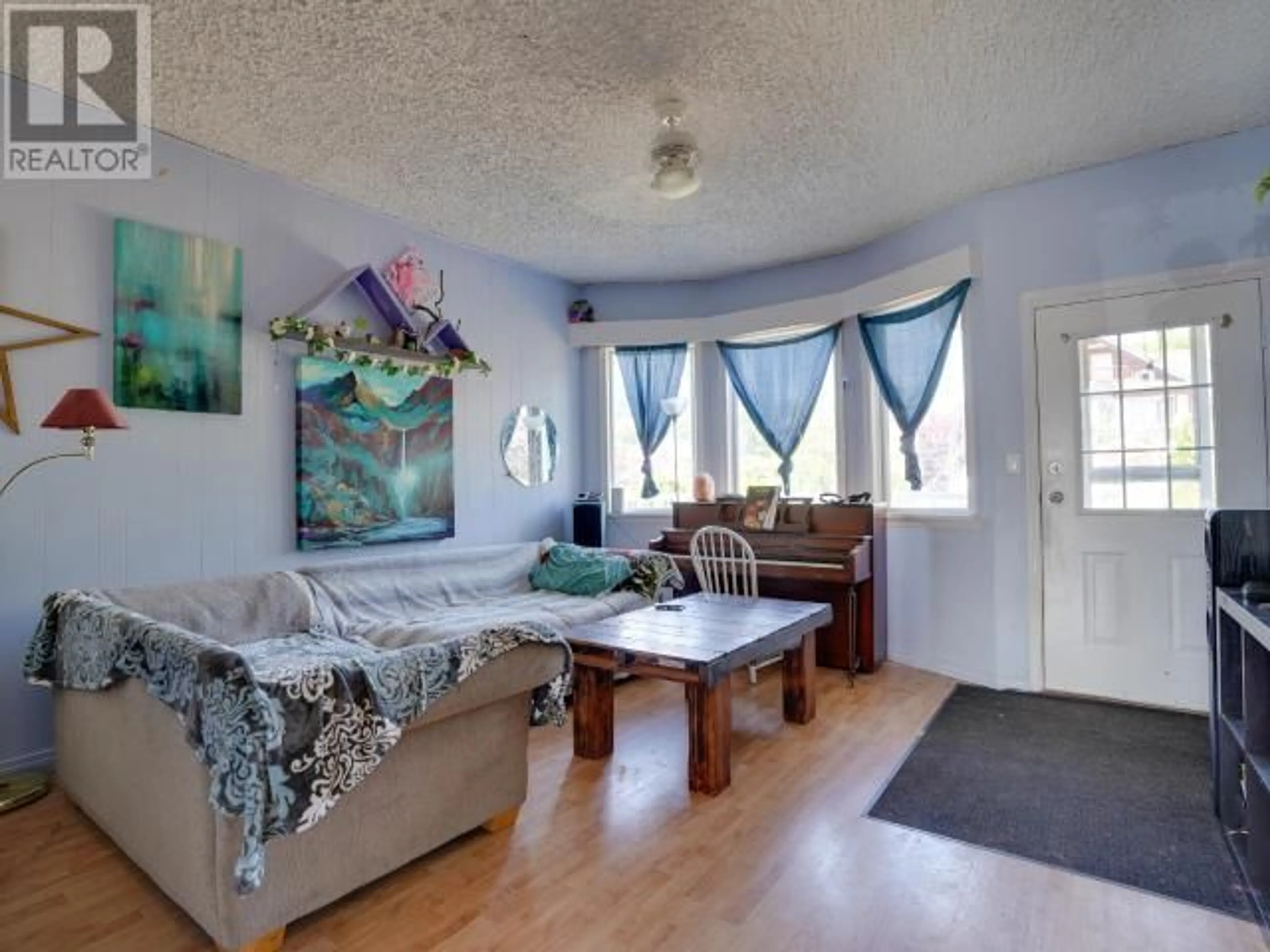 Living room with furniture, unknown for 6304 POPLAR STREET, Powell River British Columbia V8A4L2