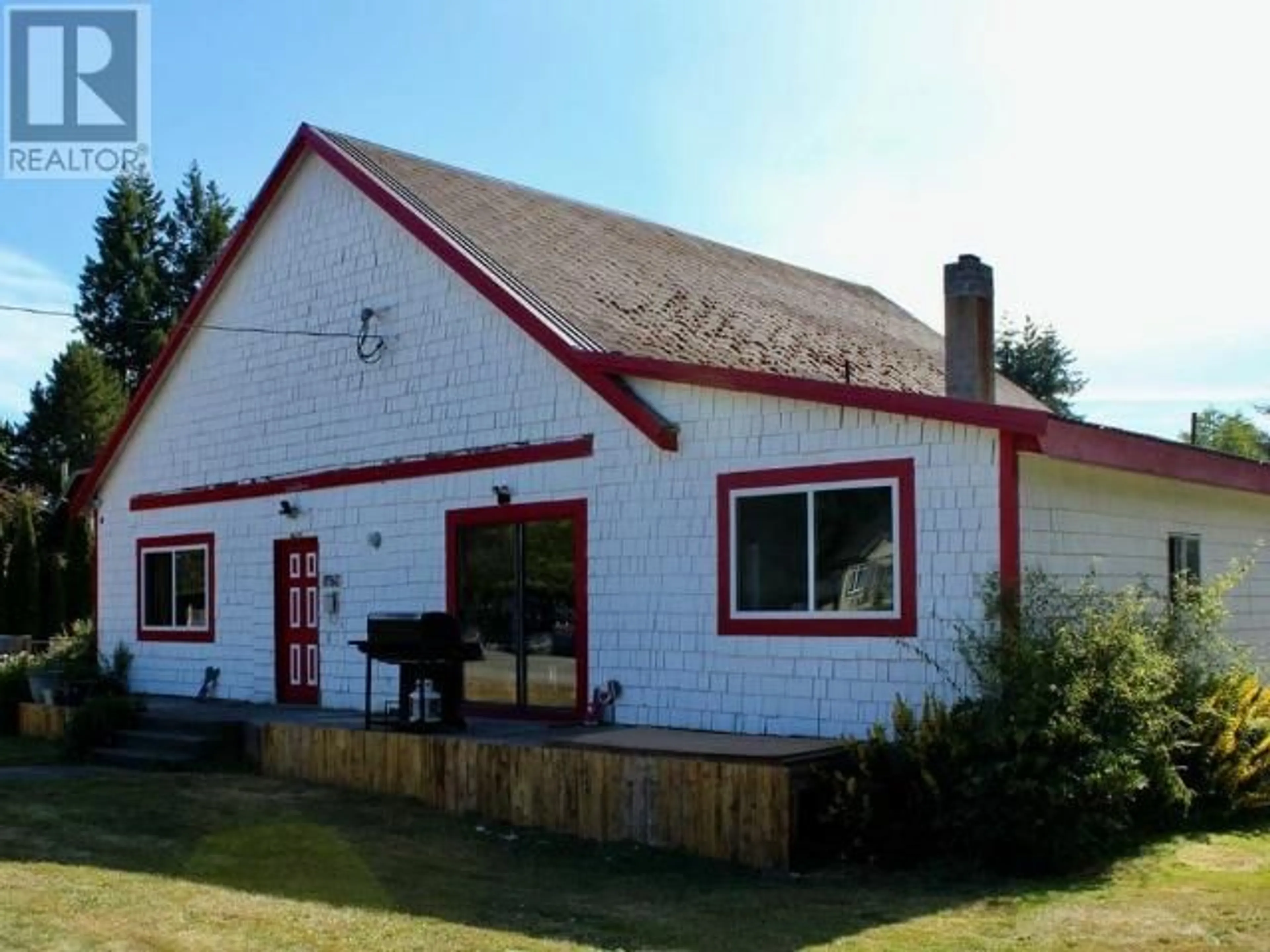 Home with vinyl exterior material, building for 6478 SUTHERLAND AVE, Powell River British Columbia V8A4W5