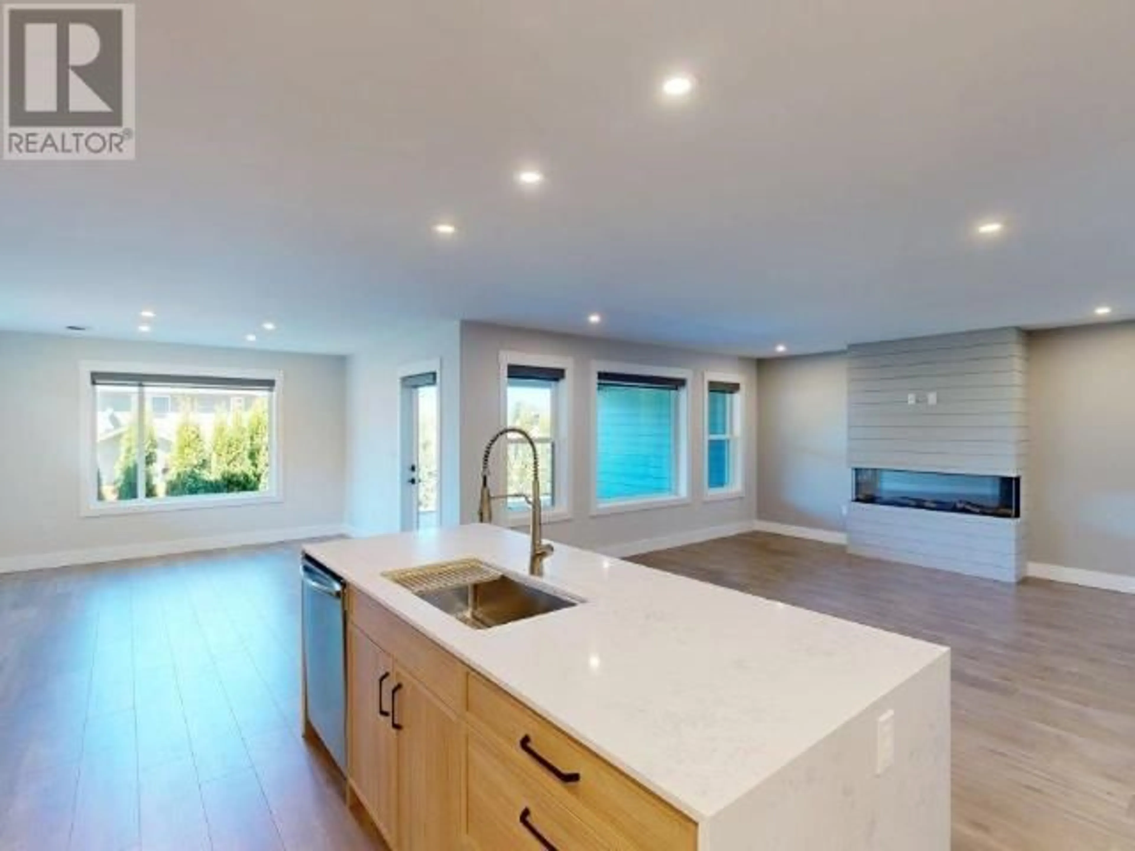 Open concept kitchen, ceramic/tile floor for 4107 BEAUSEJOUR AVENUE, Powell River British Columbia V8A0A8