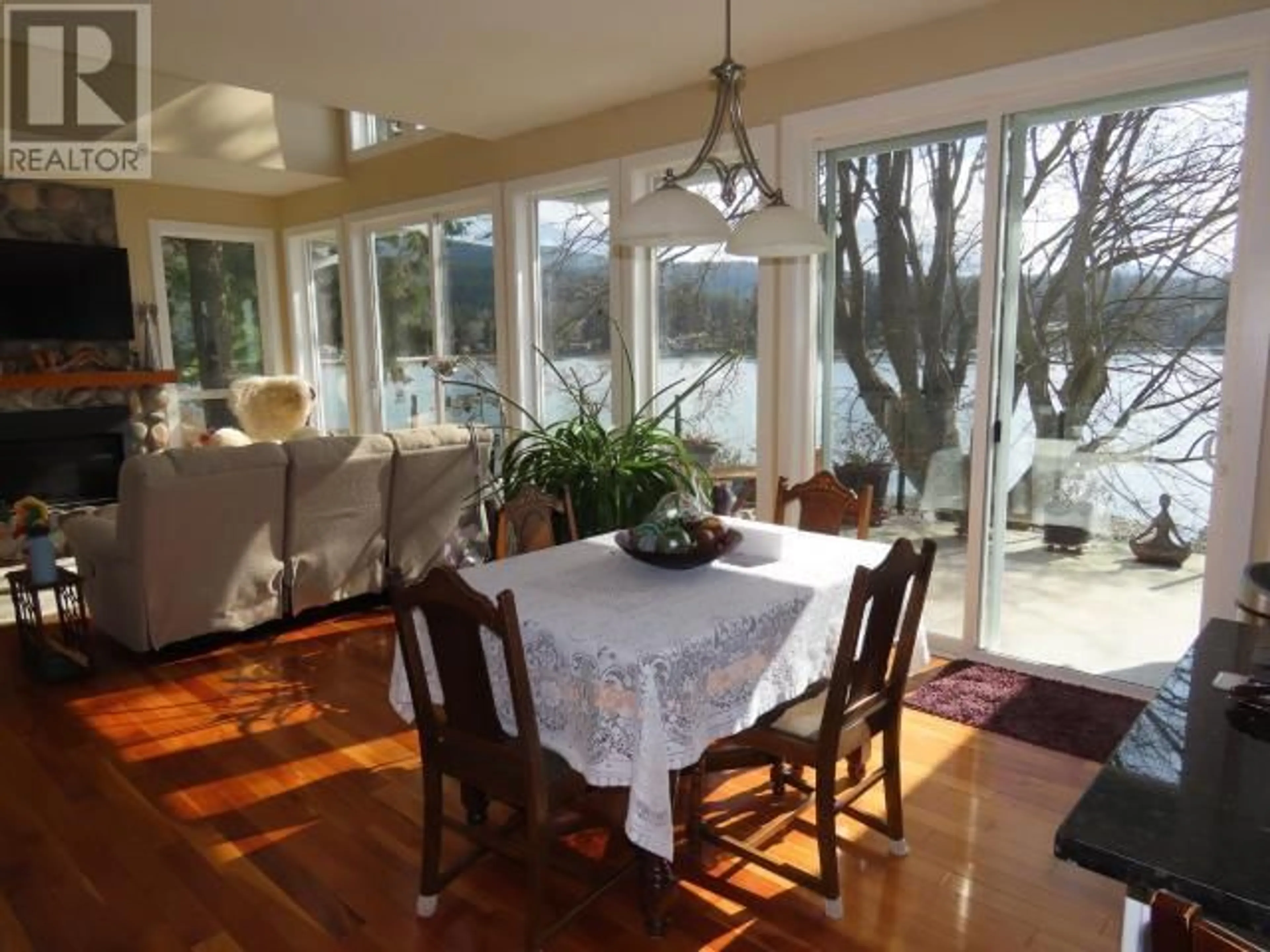 Dining room, wood/laminate floor for 4674 SANDERSON ROAD, Texada Island British Columbia V0N1W0