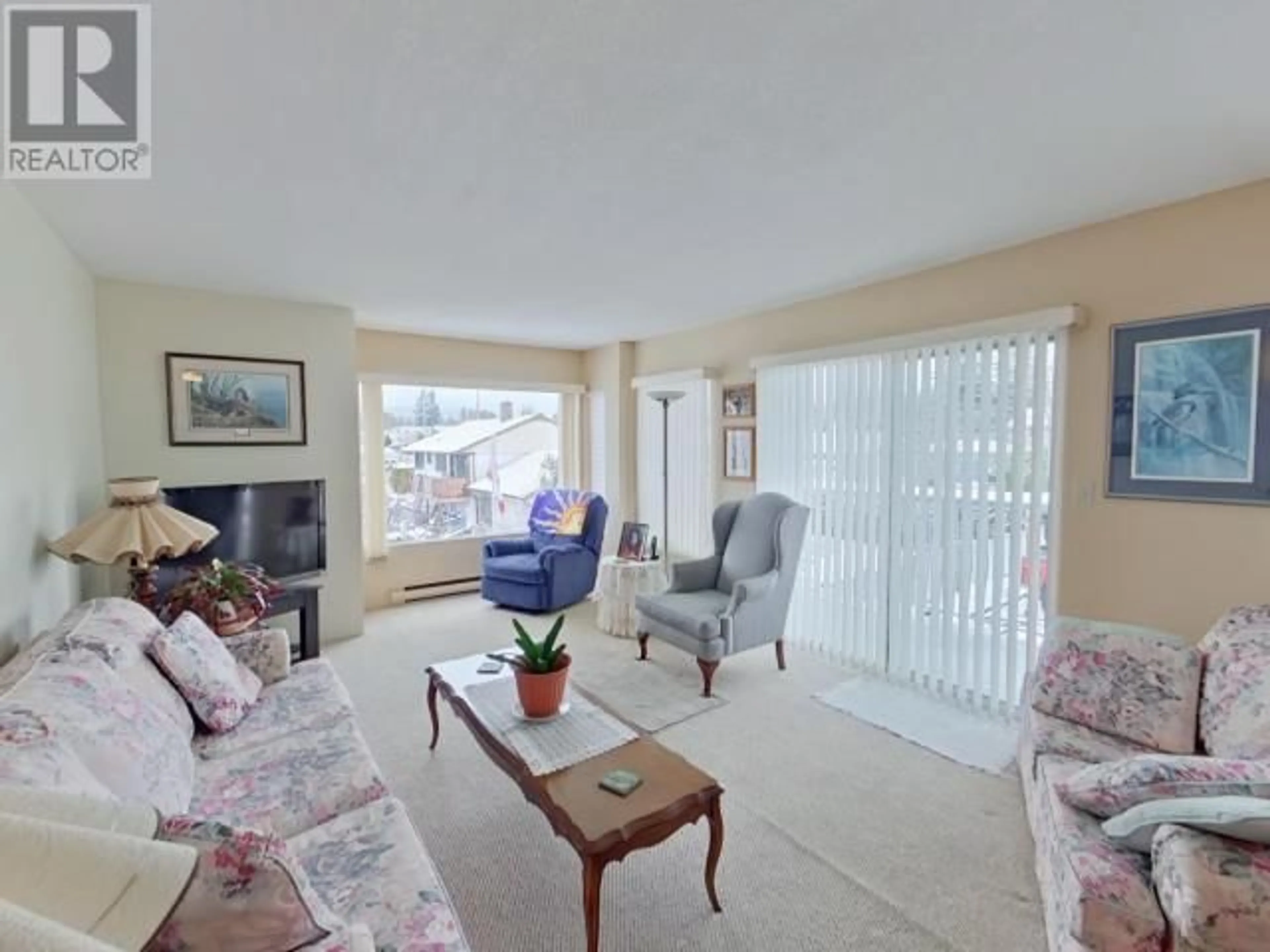 Living room with furniture, unknown for 202 - 4477 MICHIGAN AVE, Powell River British Columbia