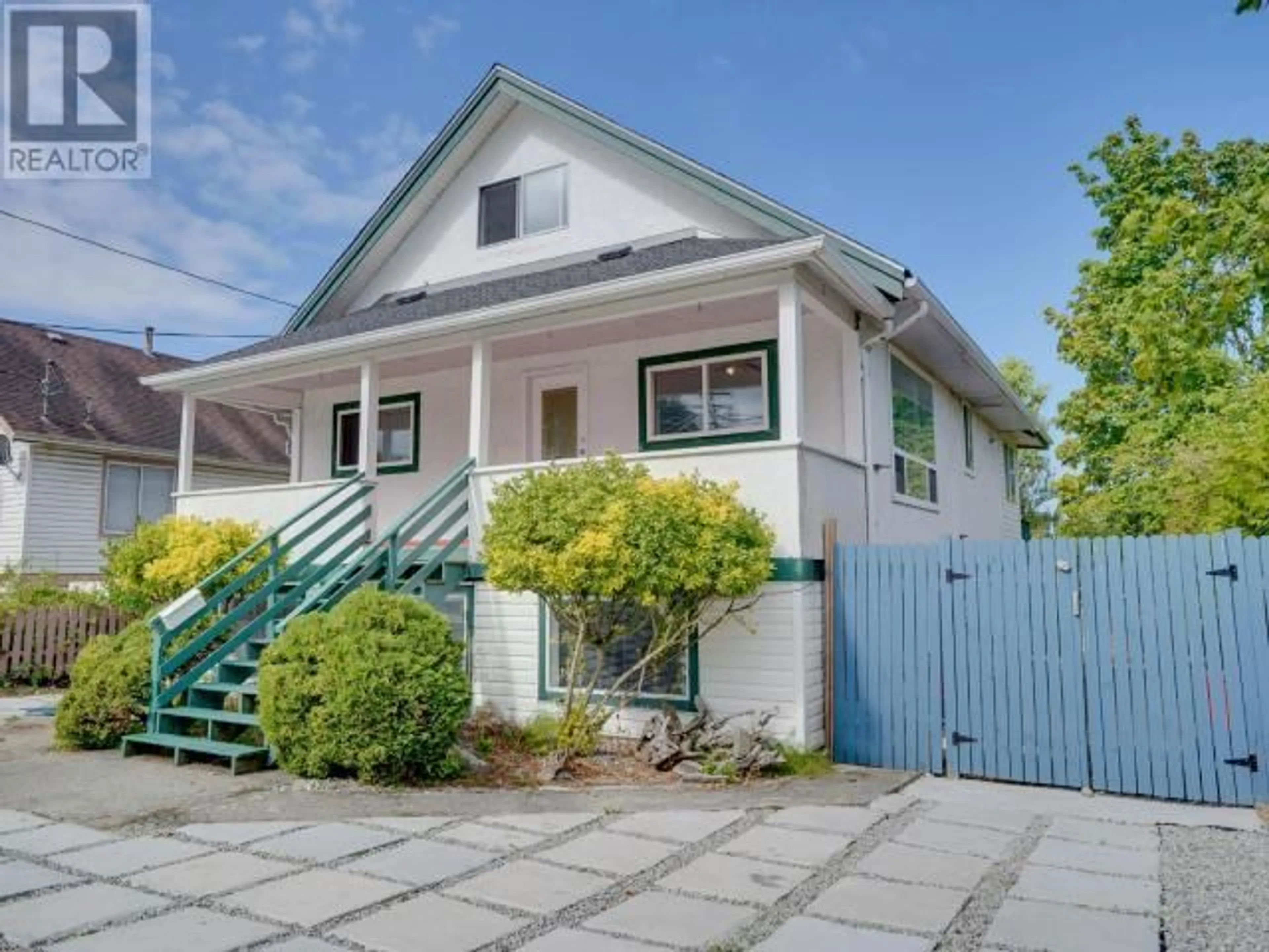 Home with vinyl exterior material, street for 4279 JOYCE AVE, Powell River British Columbia V8A2Z9