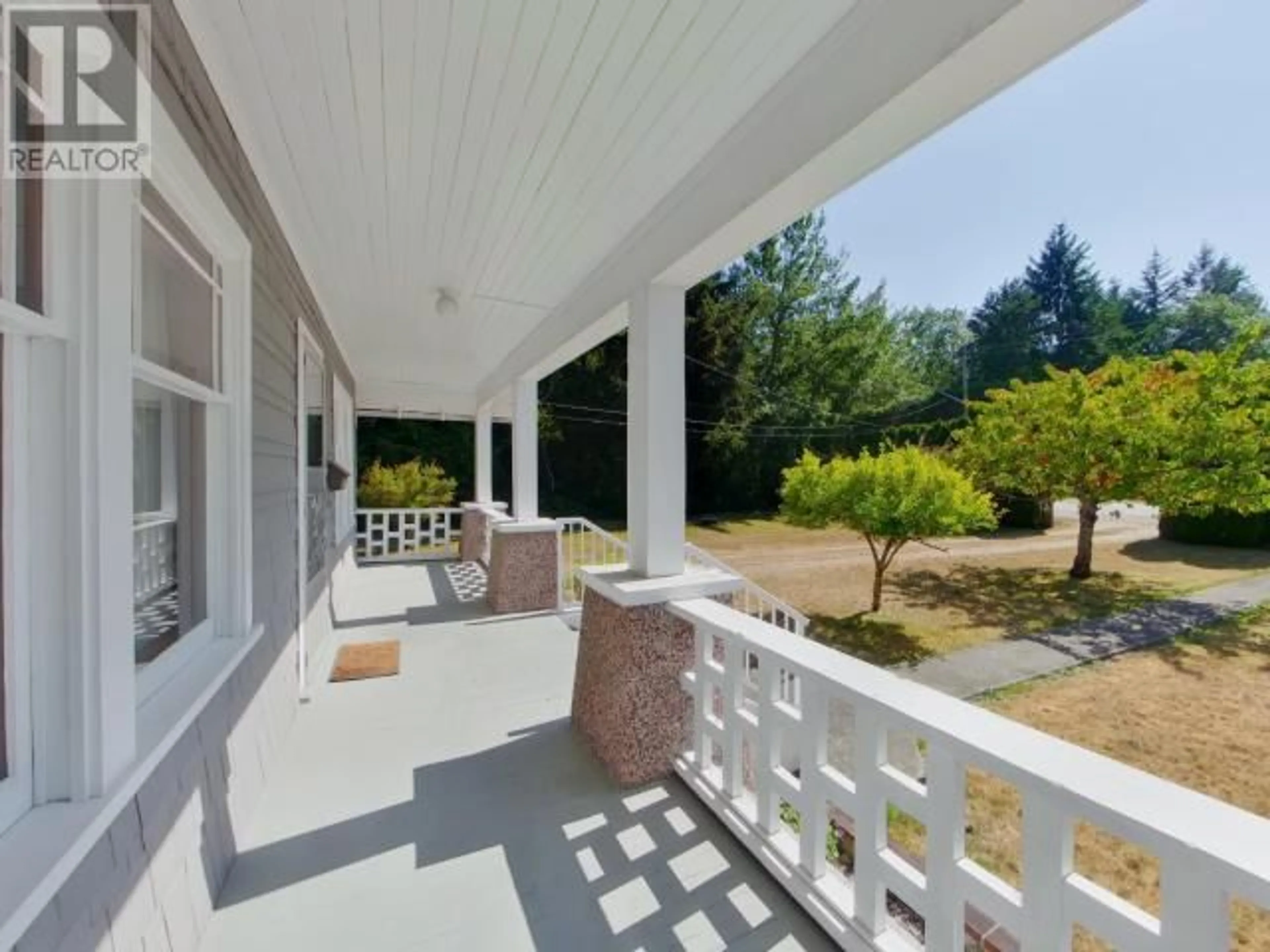Patio, unknown for 5246 MANSON AVE, Powell River British Columbia V8A3P1