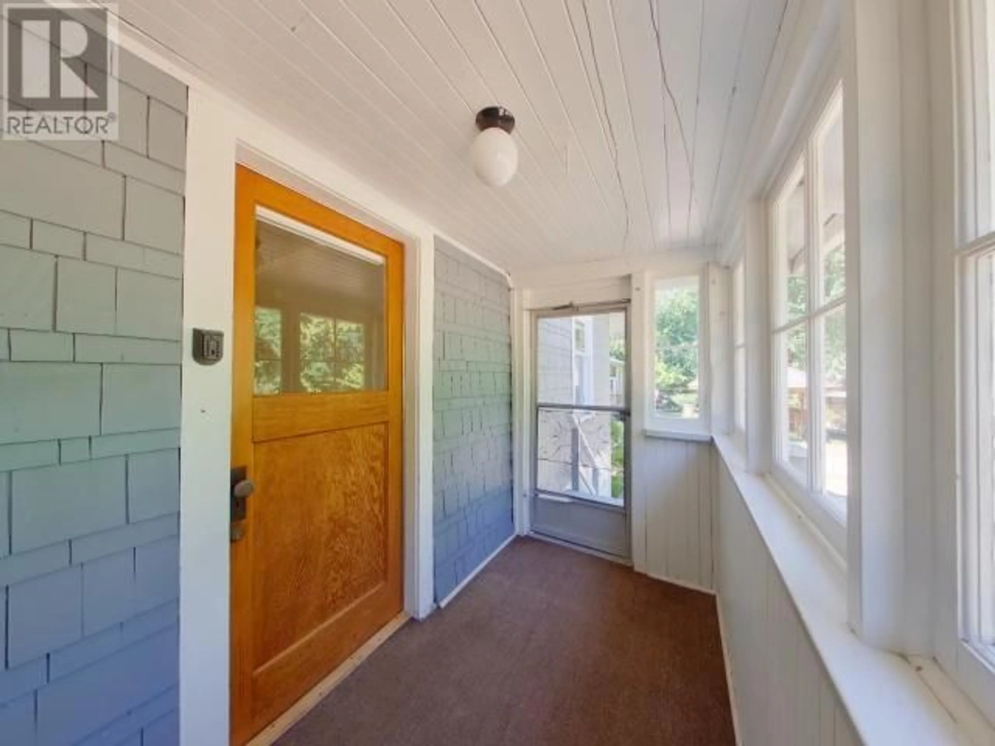 Indoor entryway for 5246 MANSON AVE, Powell River British Columbia V8A3P1