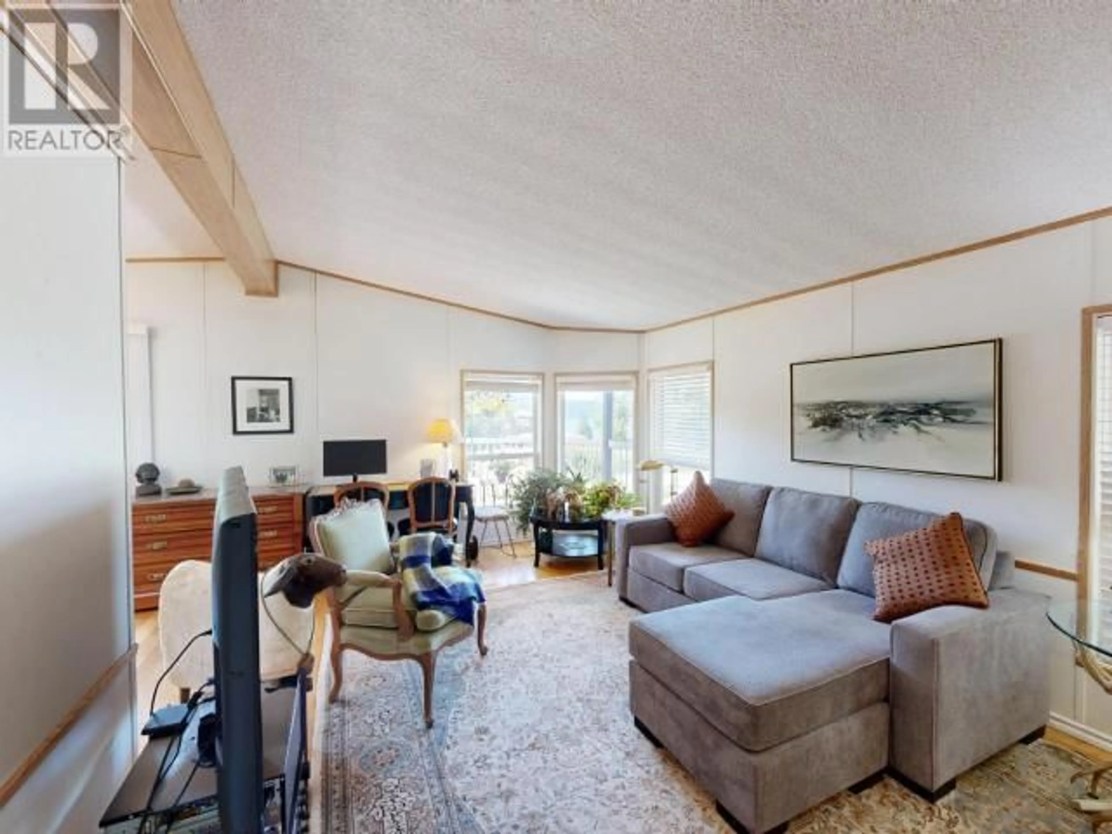 Living room with furniture, unknown for 5 - 9298 WILLIAMS RD, Powell River British Columbia