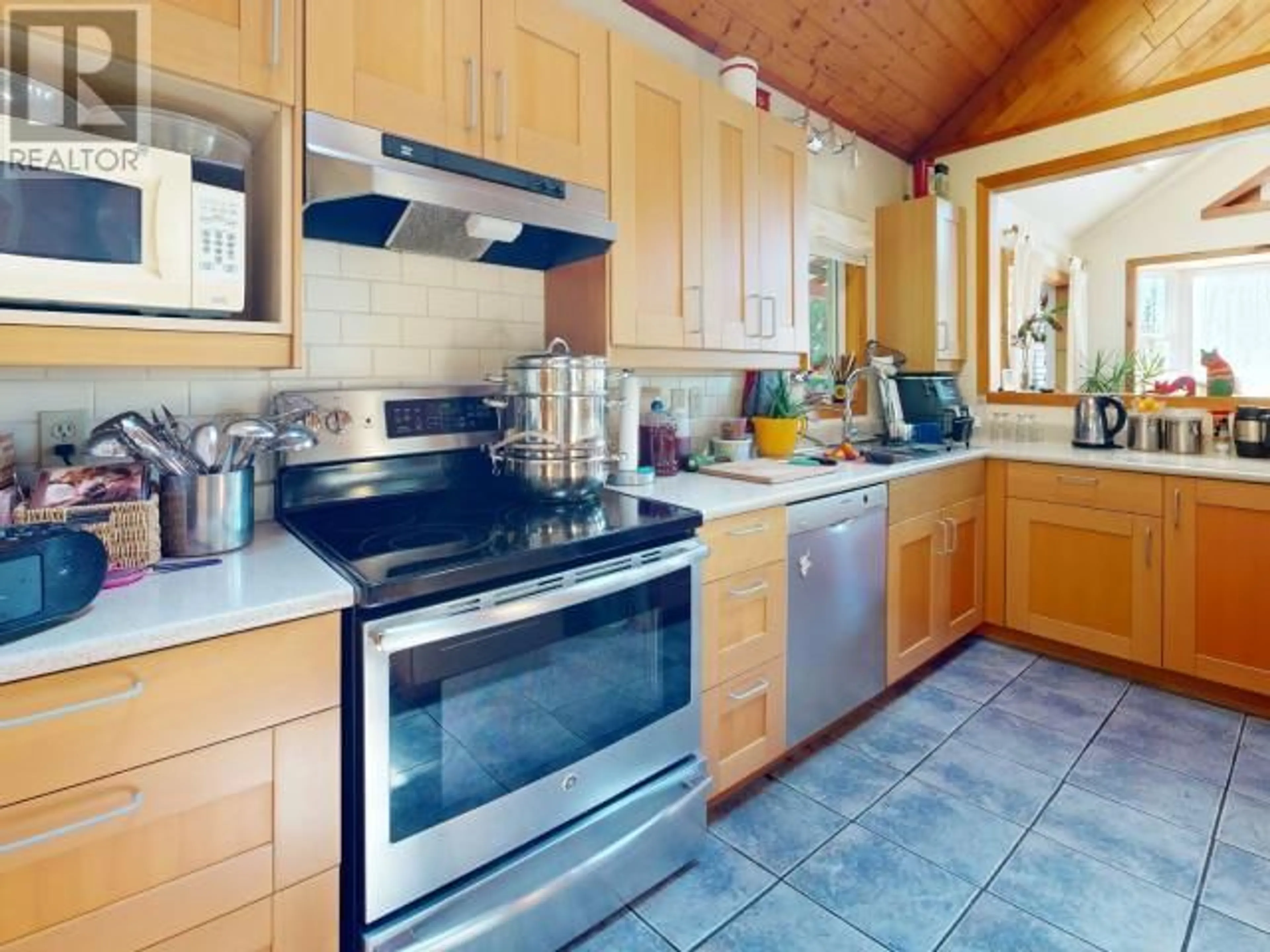 Unknown for 2075 RALPH ROAD, Powell River British Columbia V8A0G7
