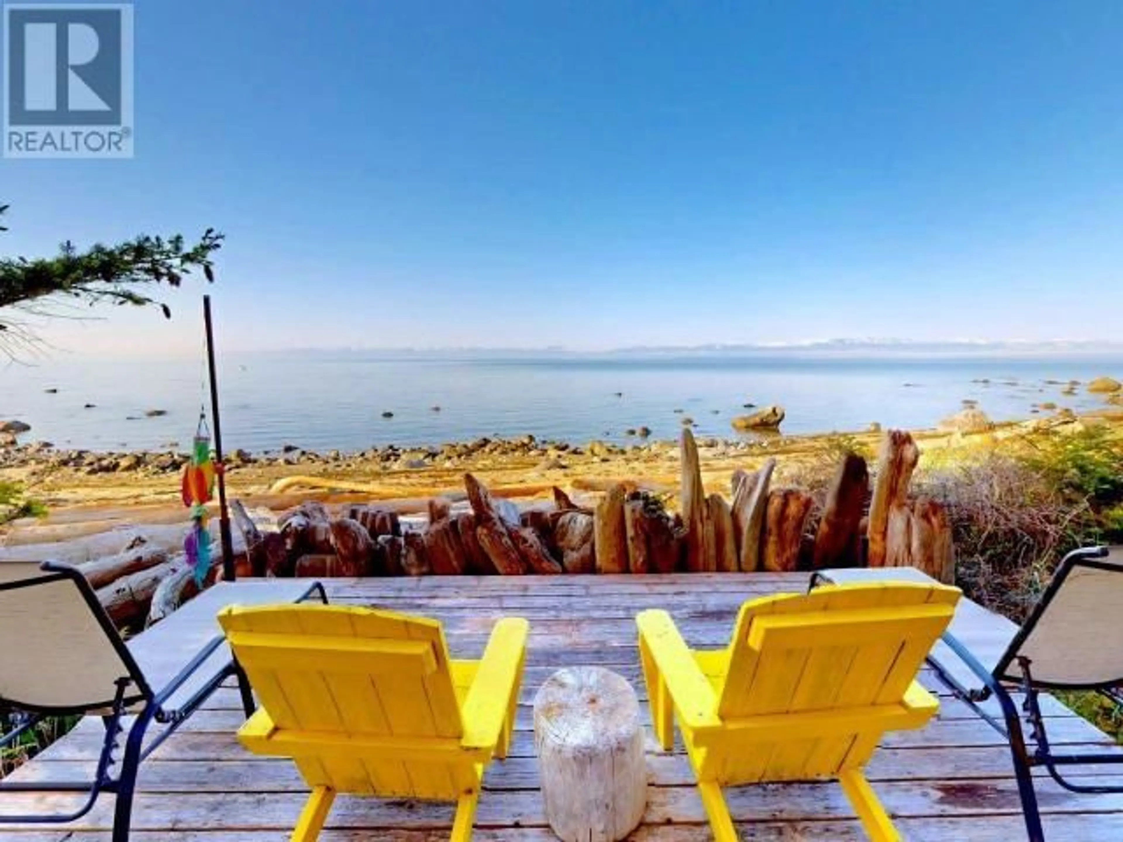 Patio, water/lake/river/ocean view for 1147 SUNSET TRAIL, Savary Island British Columbia