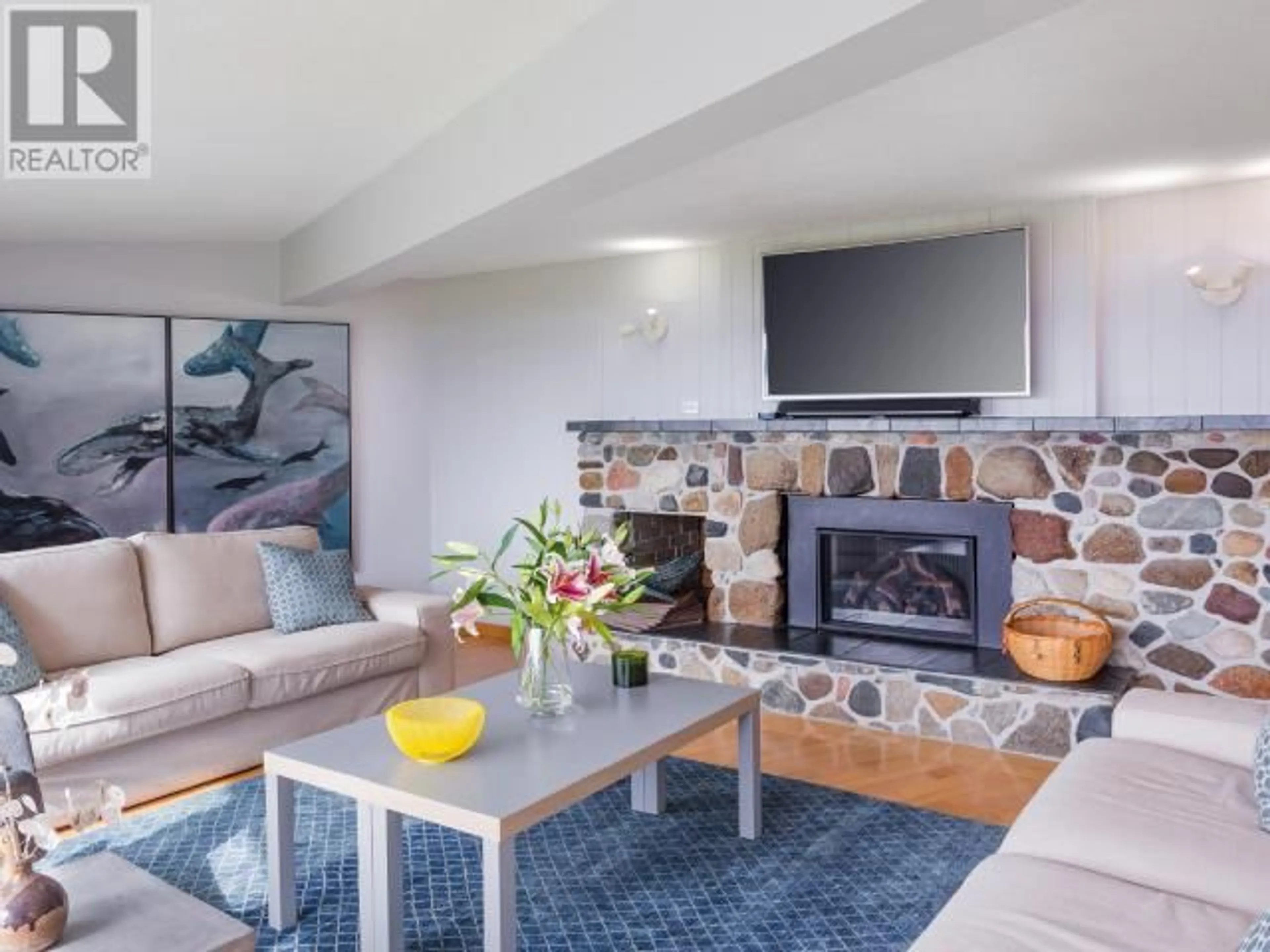 Living room with furniture, unknown for 7987 TRAFFE ROAD, Powell River British Columbia V8A0R6