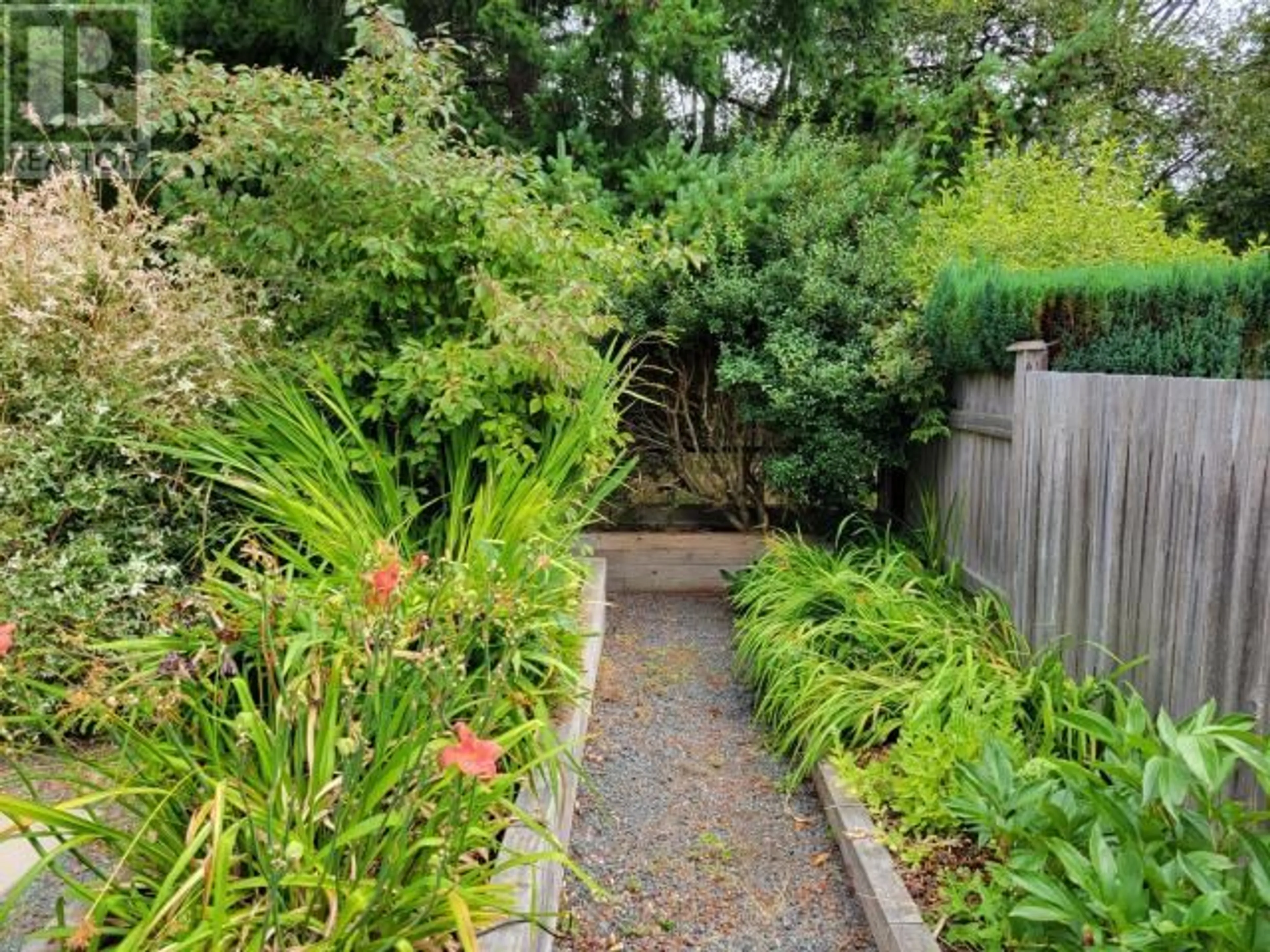 Patio, street for B - 4042 SAVARY PLACE, Powell River British Columbia V8A5R7