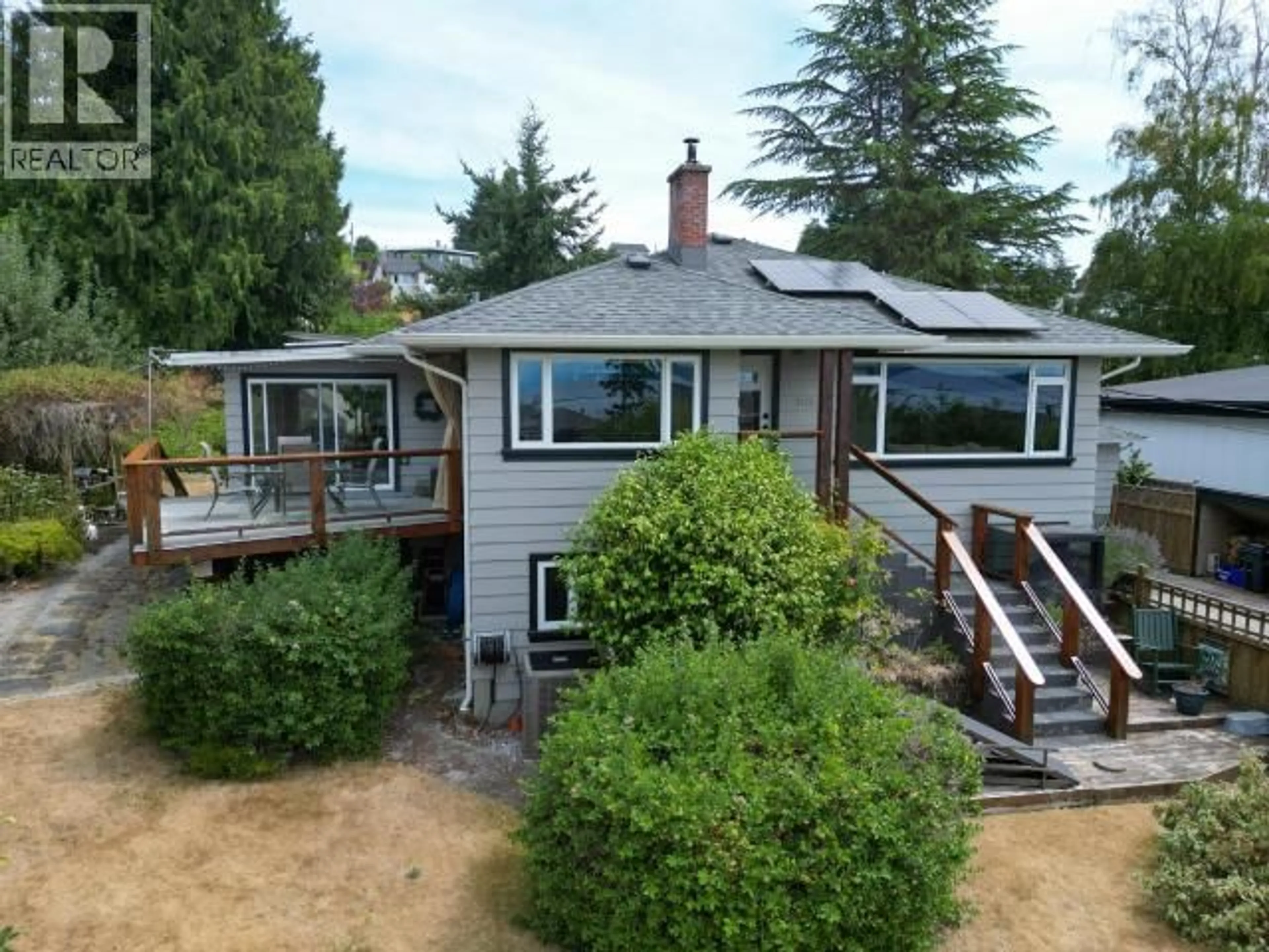 A pic from outside/outdoor area/front of a property/back of a property/a pic from drone, water/lake/river/ocean view for 3470 TWEEDSMUIR AVE, Powell River British Columbia V8A1C3