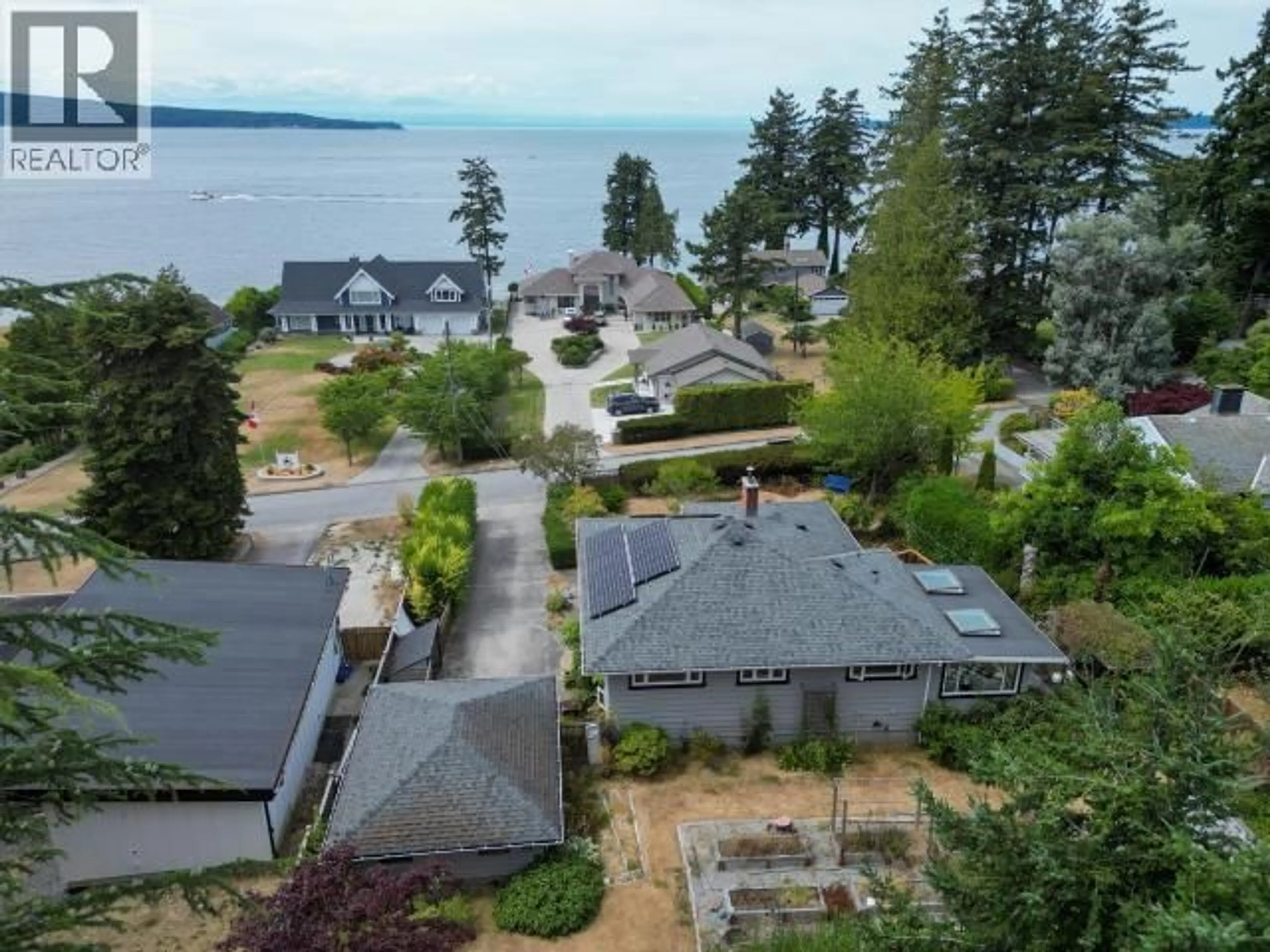 A pic from outside/outdoor area/front of a property/back of a property/a pic from drone, water/lake/river/ocean view for 3470 TWEEDSMUIR AVE, Powell River British Columbia V8A1C3