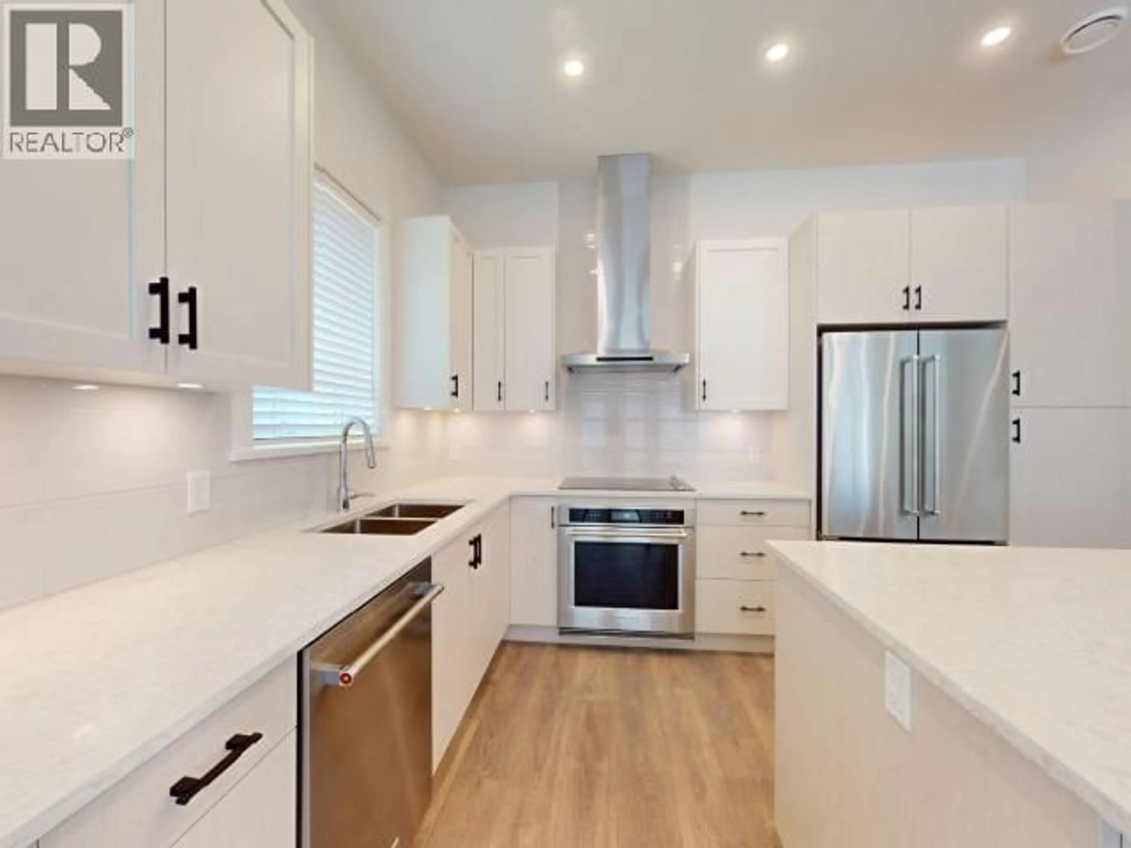 Contemporary kitchen, unknown for 4070 SATURNA AVE, Powell River British Columbia V8A5T4