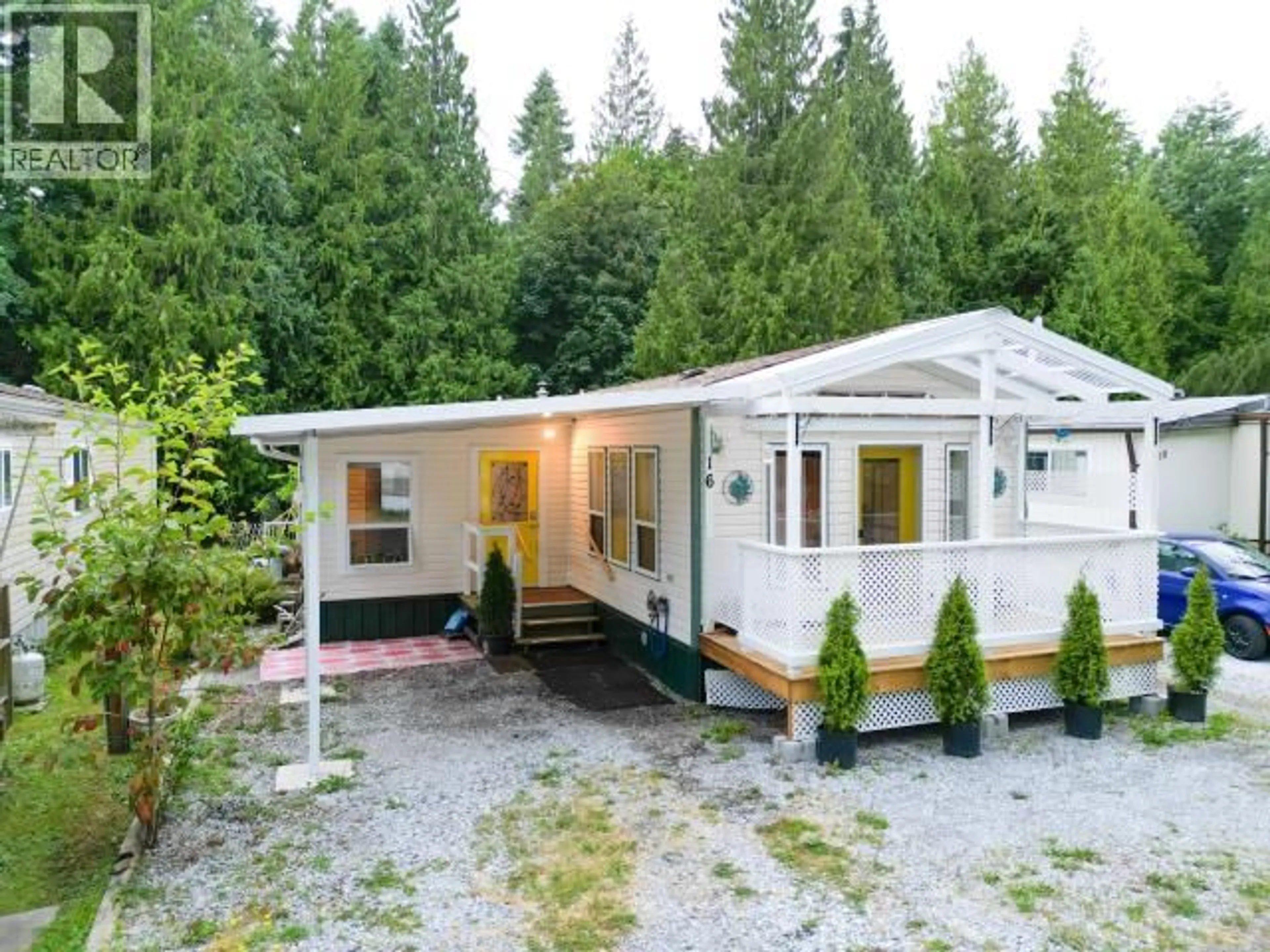 Home with vinyl exterior material, unknown for 16 - 8425 HIGHWAY 101, Powell River British Columbia V8A0G9