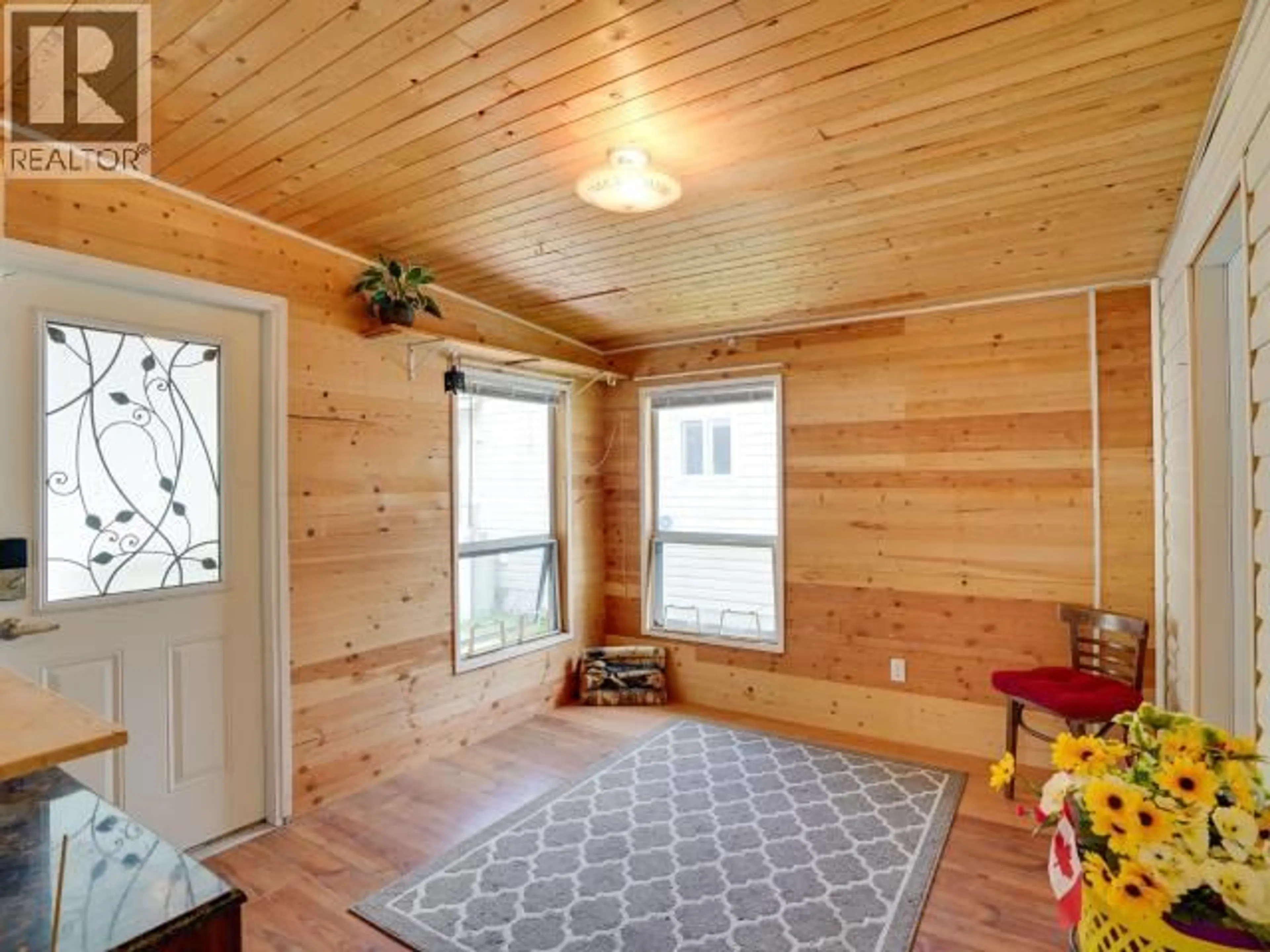 Indoor entryway for 16 - 8425 HIGHWAY 101, Powell River British Columbia V8A0G9