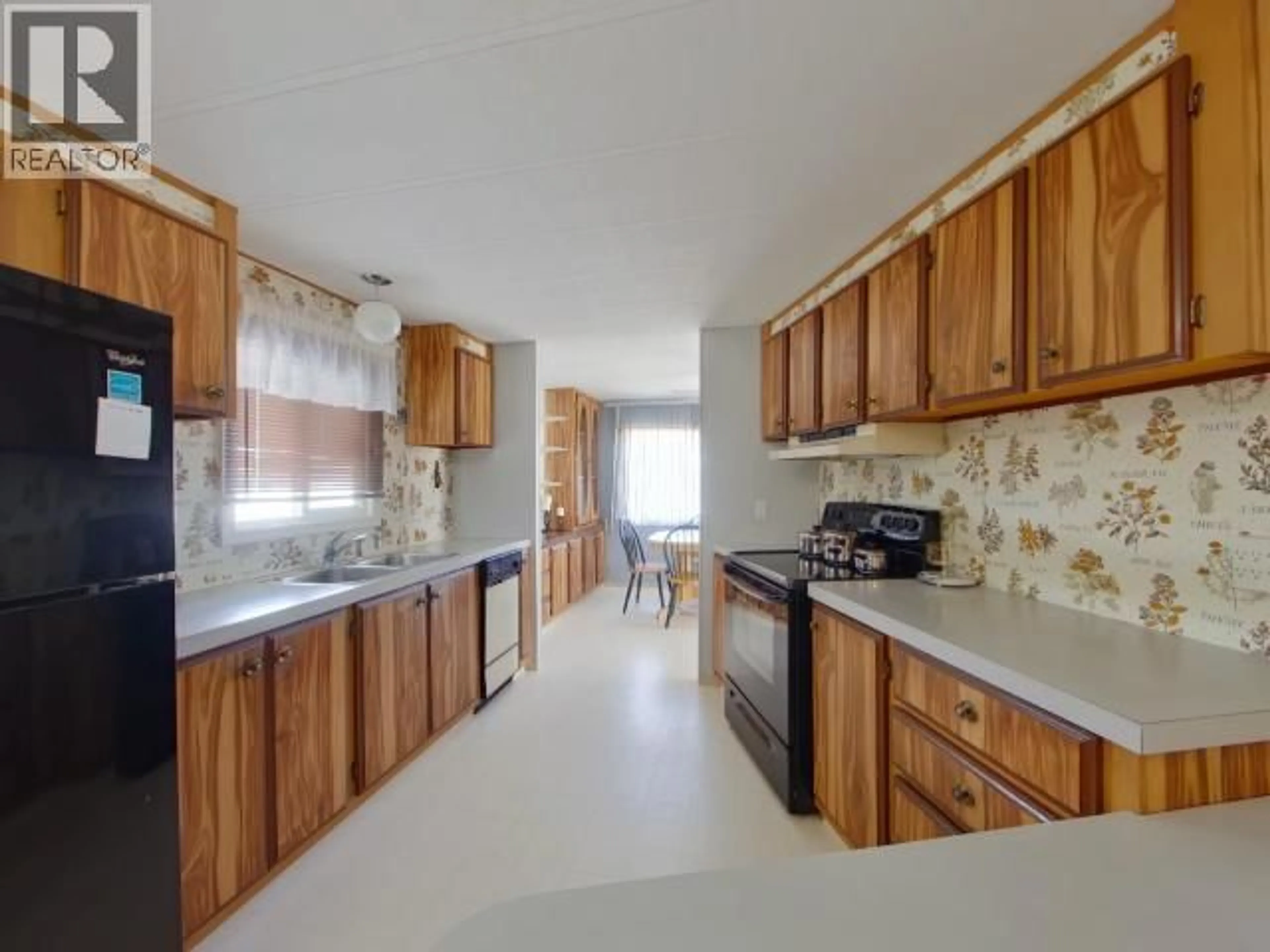 Standard kitchen, unknown for 18 - 7624 DUNCAN STREET, Powell River British Columbia V8A5L2