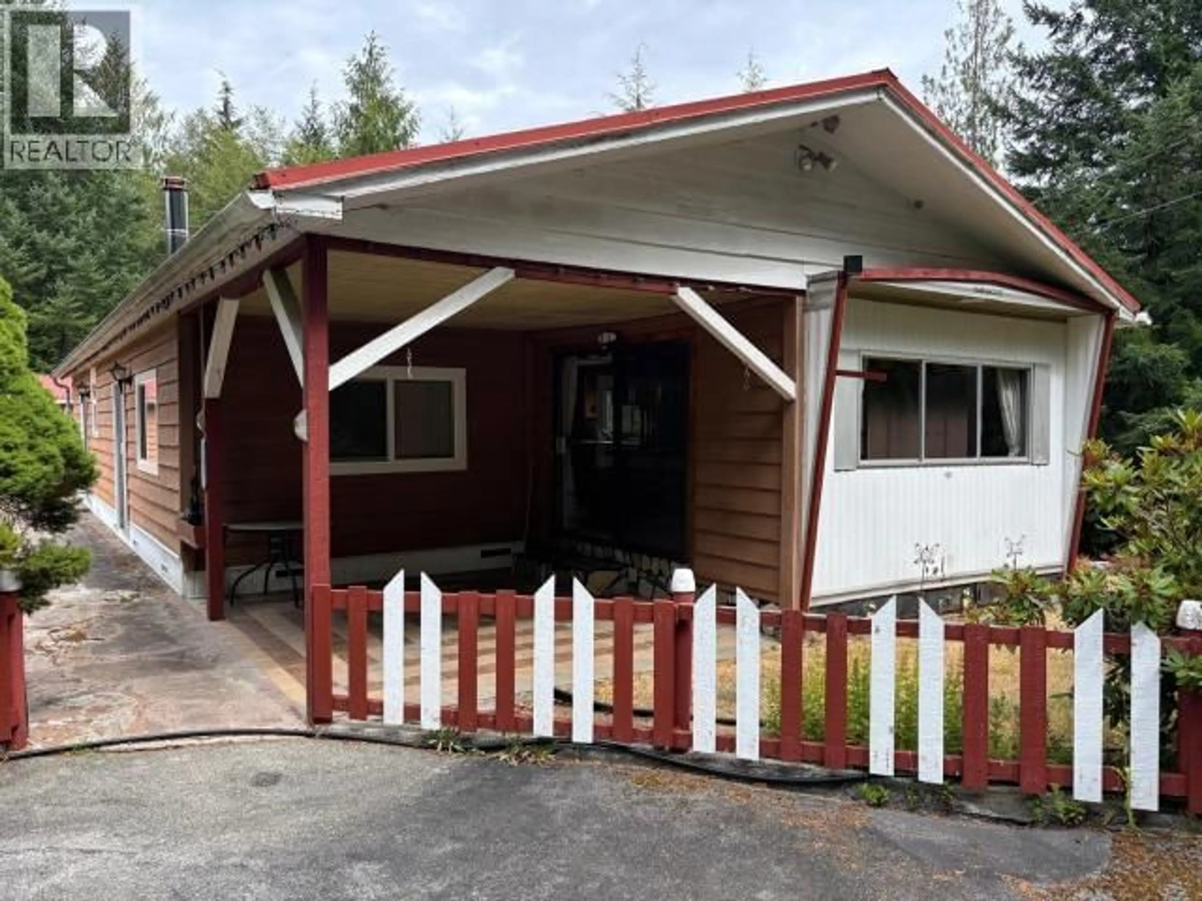 Home with vinyl exterior material, unknown for 3533 GILLIES BAY RD ROAD, Texada Island British Columbia V0N3K0