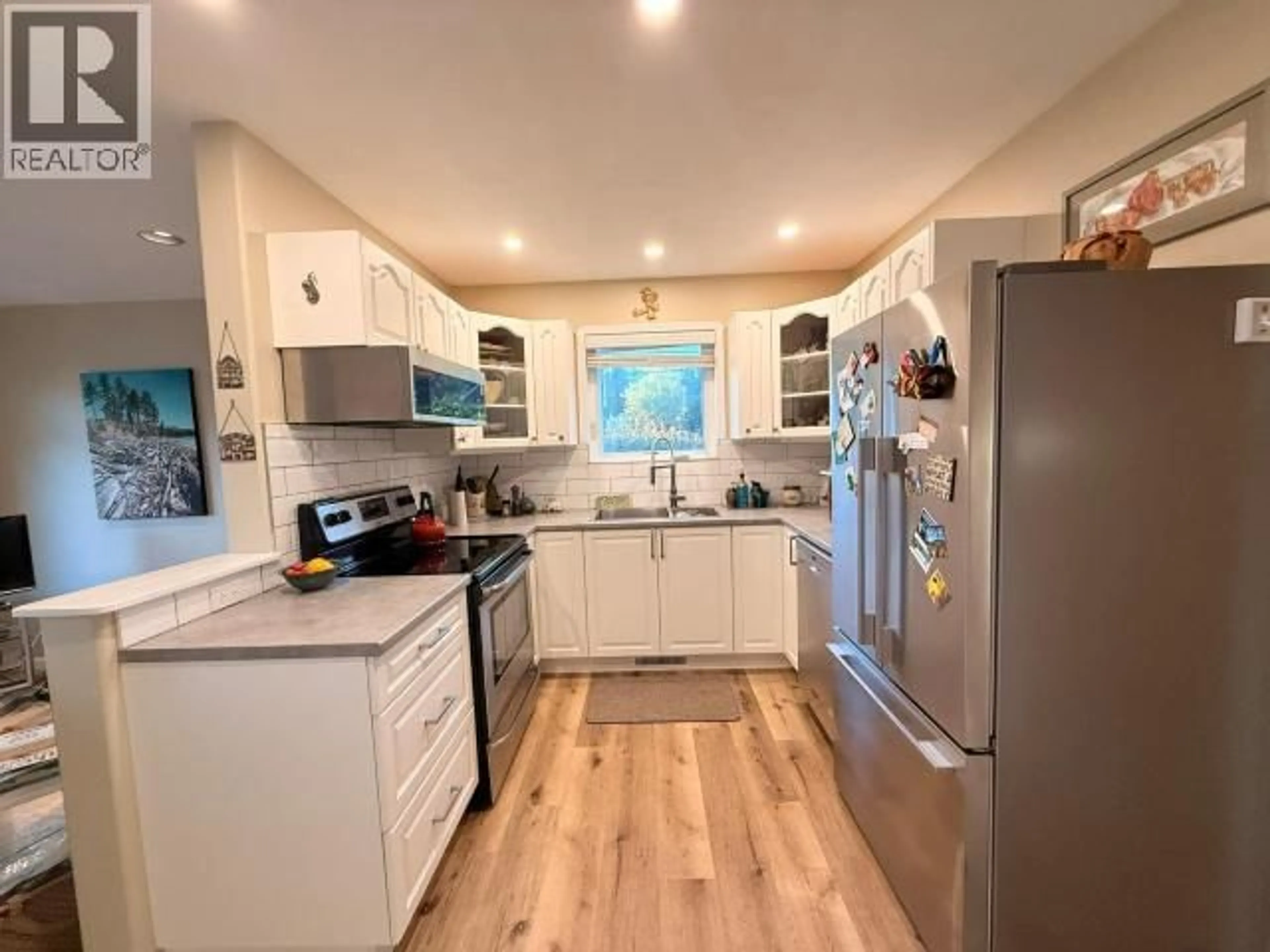Open concept kitchen, unknown for 6515 NECHAKO AVENUE, Powell River British Columbia V8A5P3